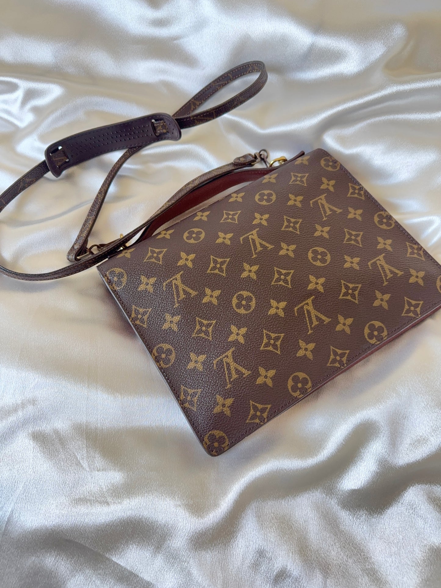 Louis Vuitton Monogram Monceau 26