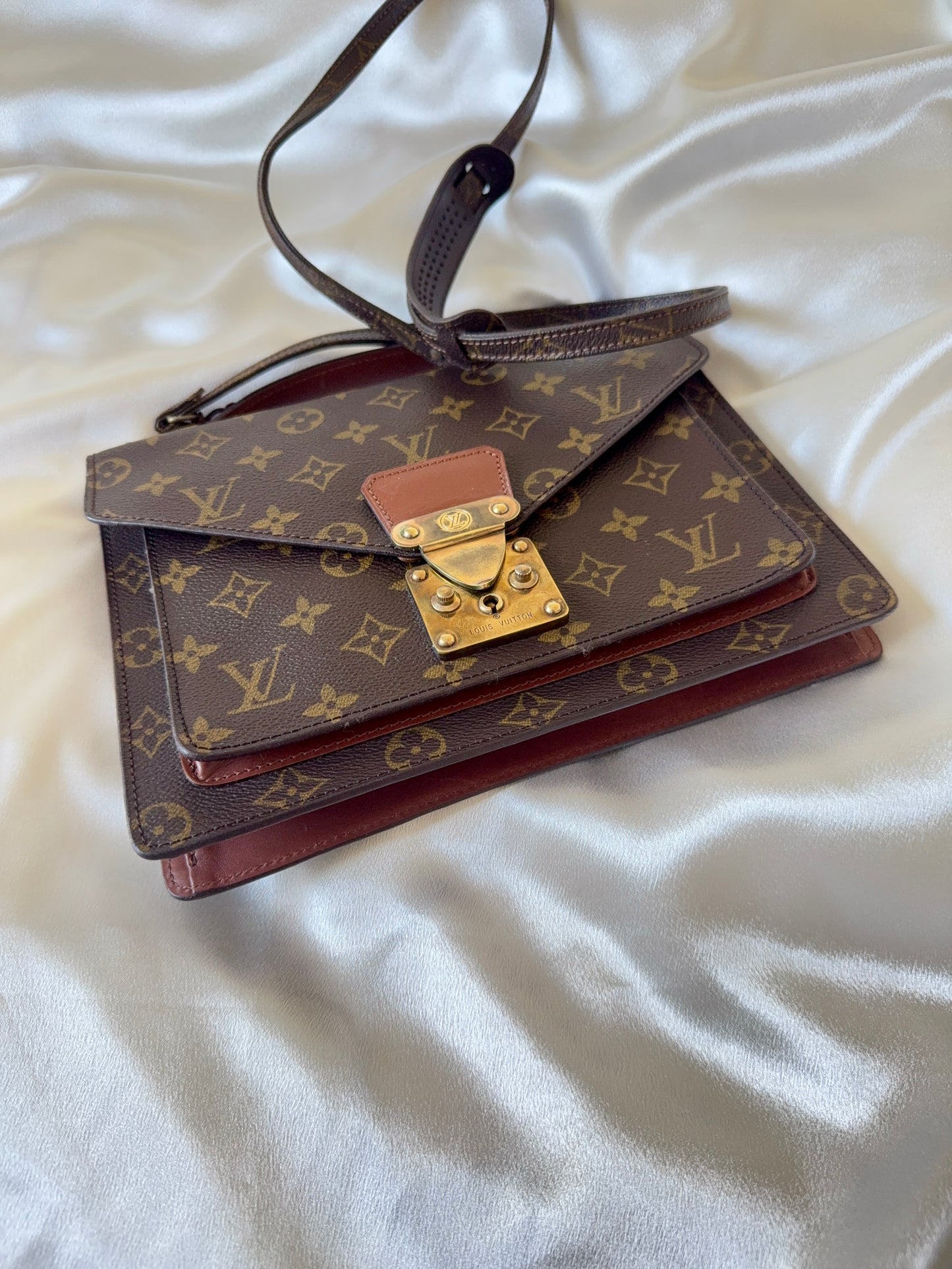 Louis Vuitton Monogram Monceau 26