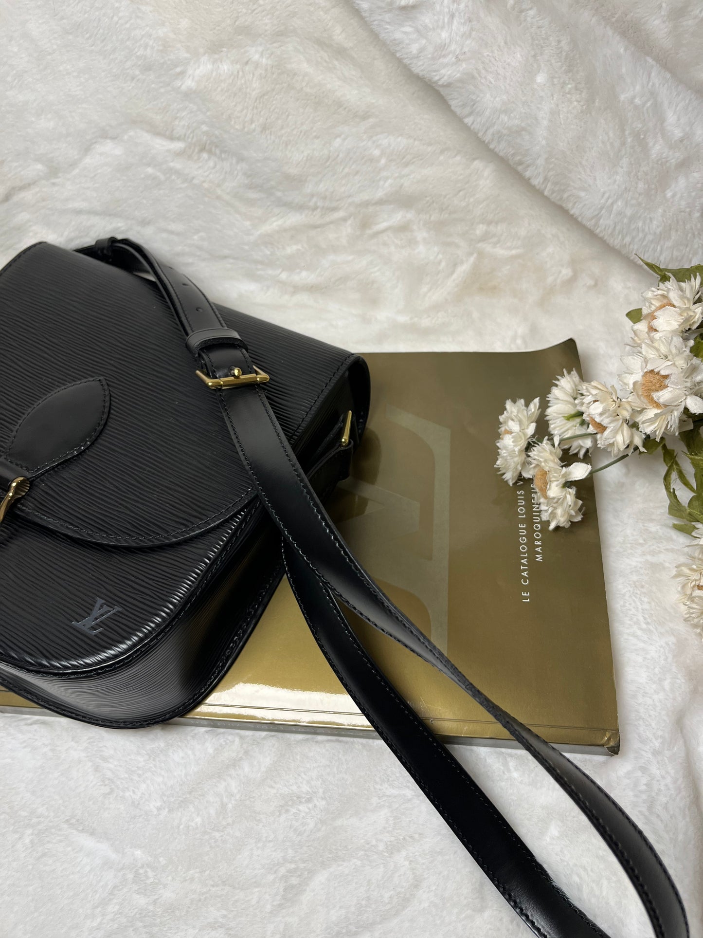 Authentic pre-owned Louis Vuitton Saint Cloud GM epi noir