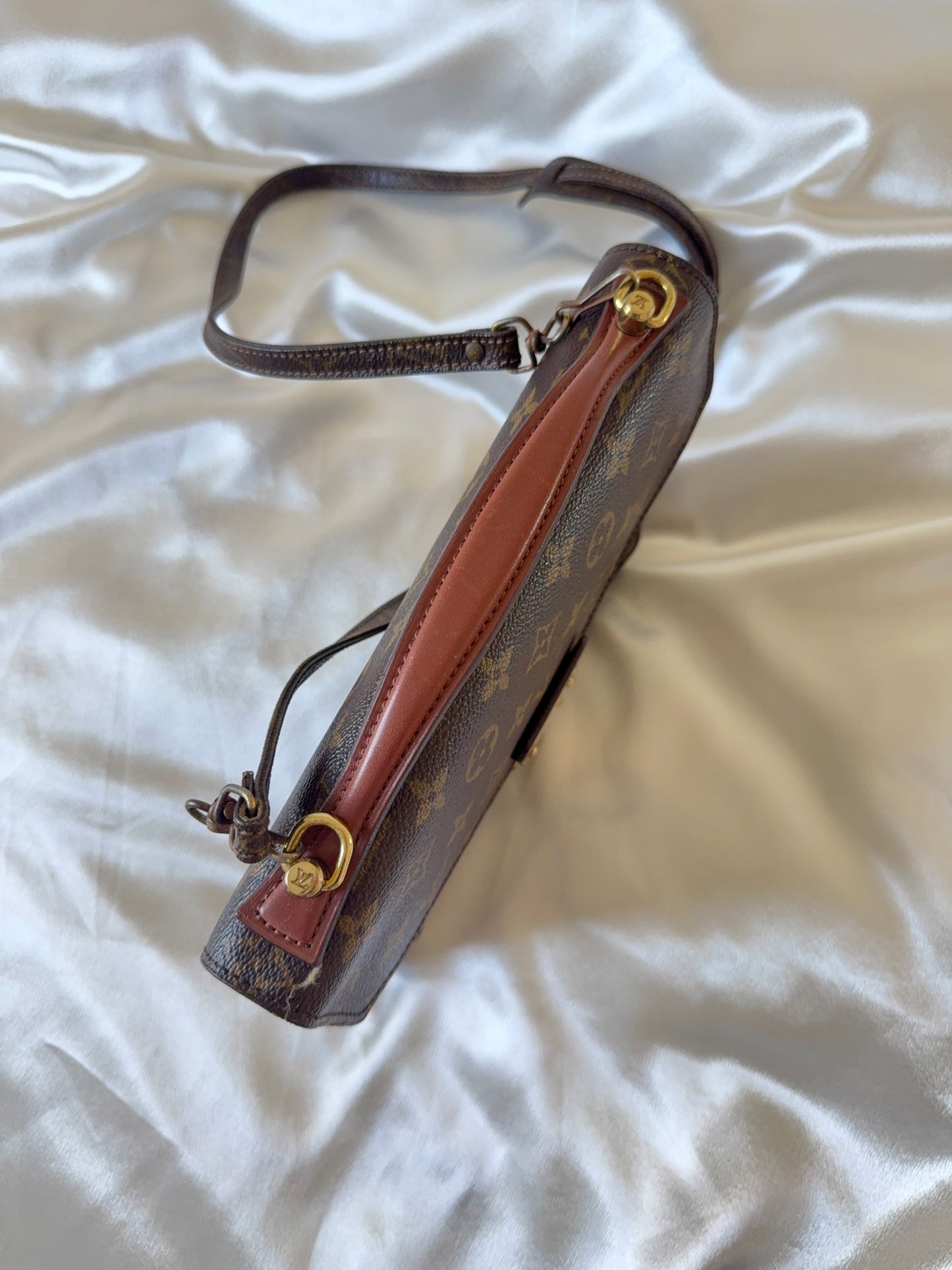 Louis Vuitton Monogram Monceau 26