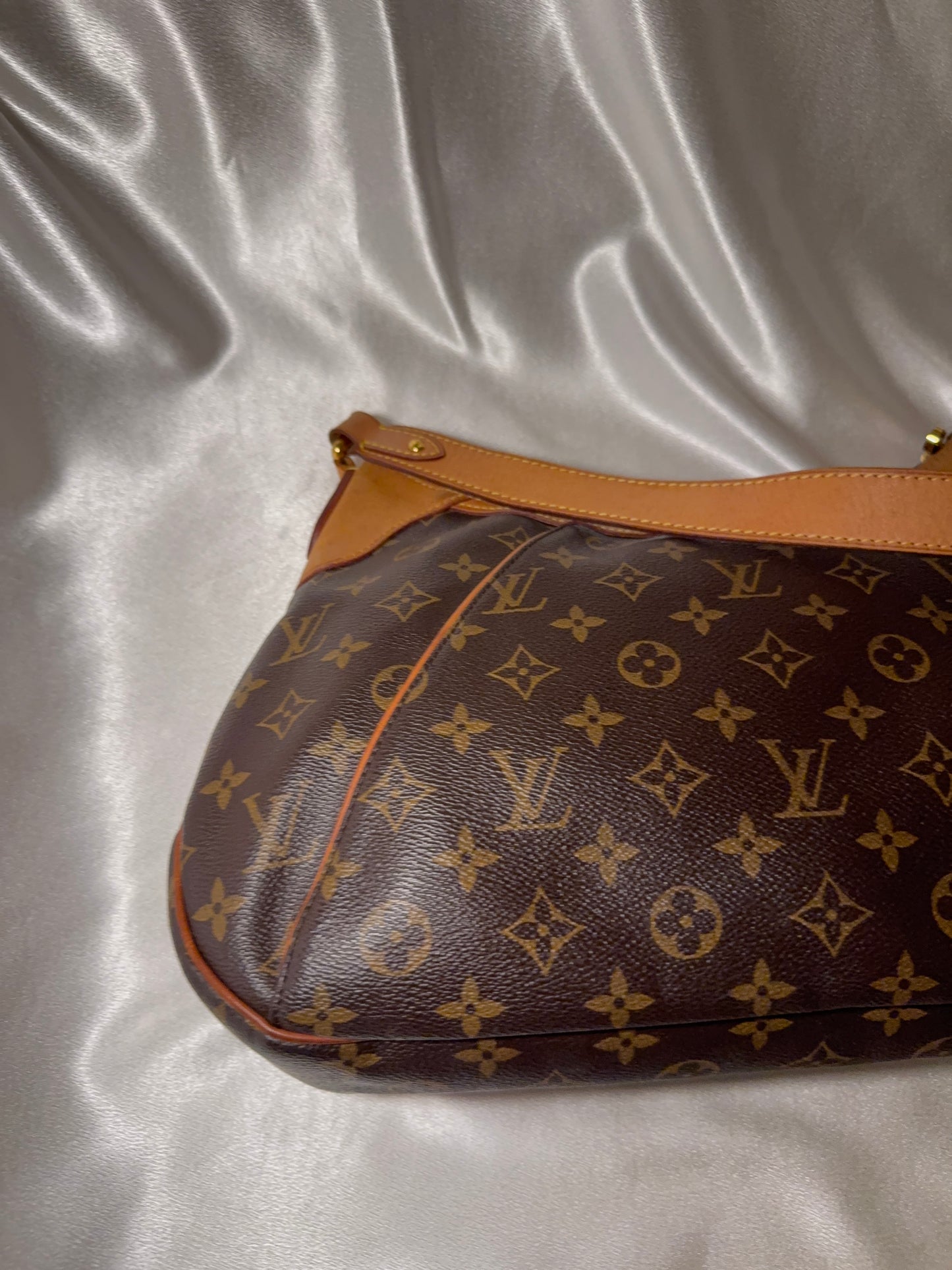 Louis Vuitton Thames GM