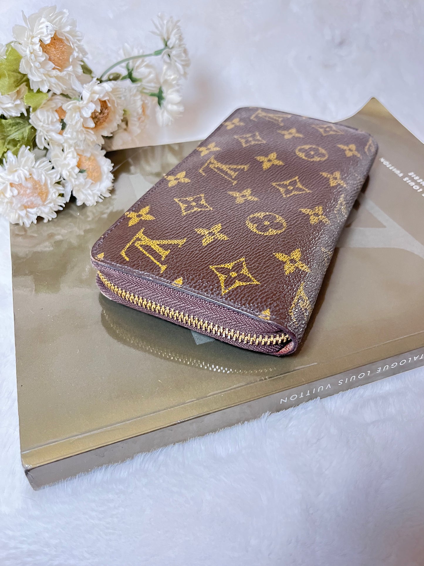 Authentic pre-owned Louis Vuitton zippy compact wallet