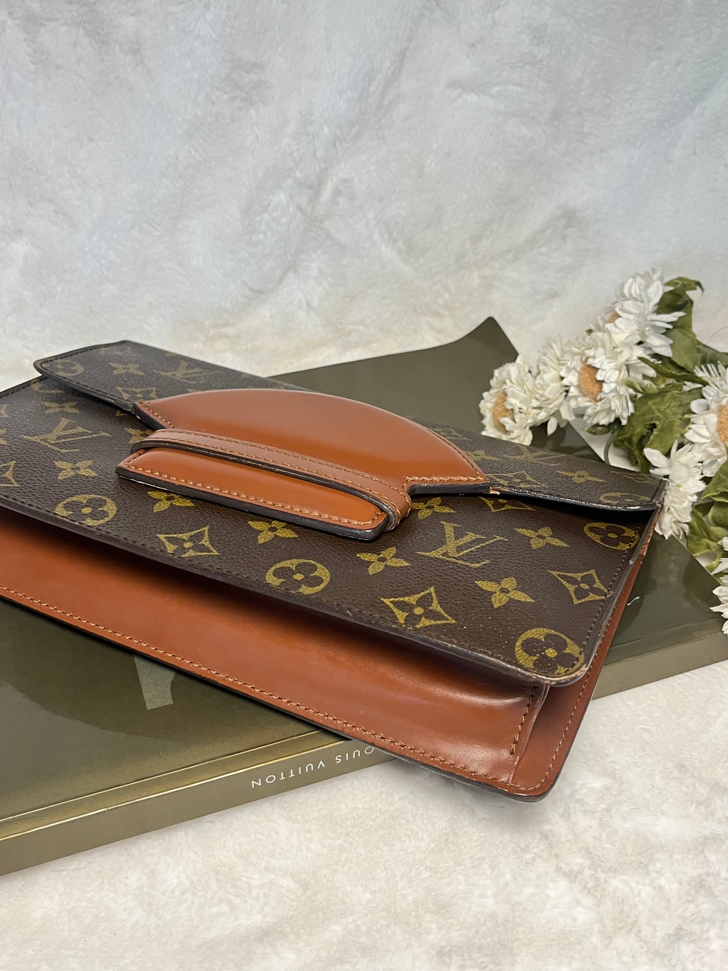 Authentic pre-owned Louis Vuitton chaillot clutch