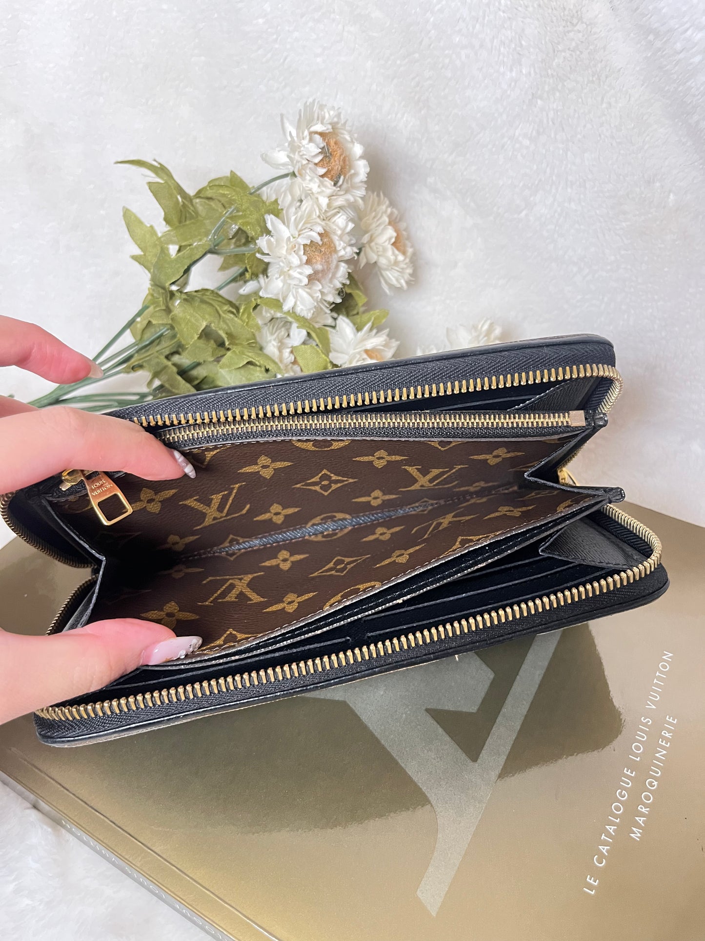 Authentic pre-owned Louis Vuitton retiro compact zippy wallet