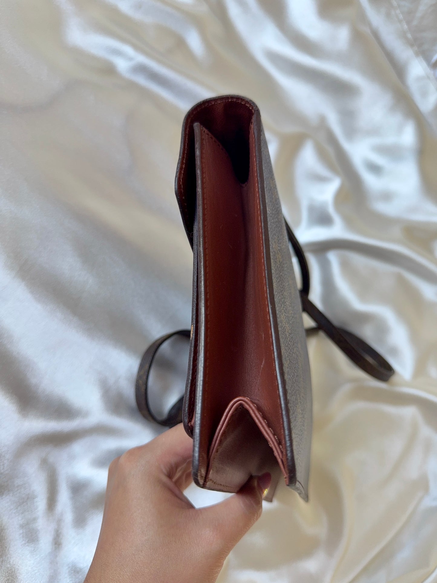 Louis Vuitton Monogram Monceau 26