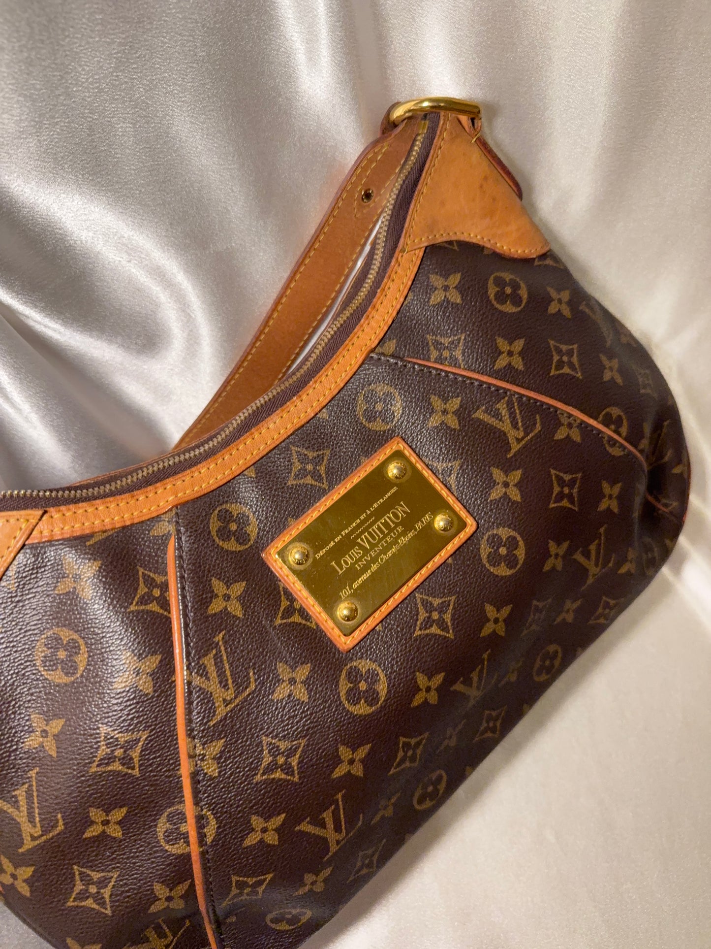 Louis Vuitton Thames GM