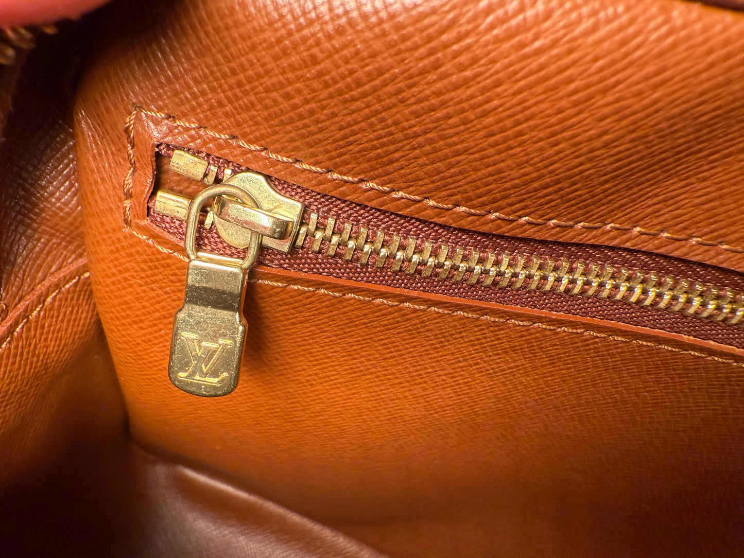 Louis Vuitton Trocadero 30 crossbody