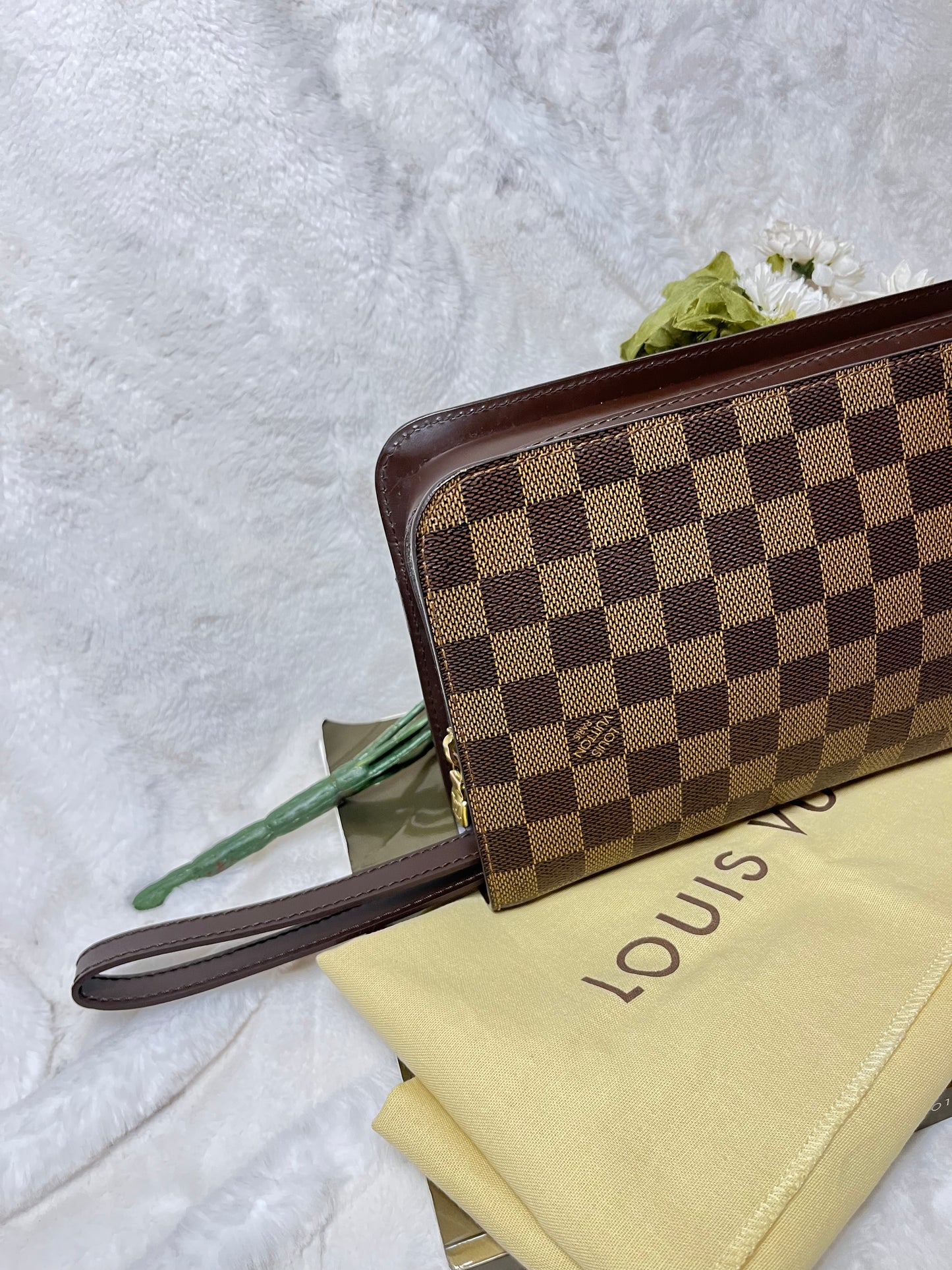 Authentic pre-owned Louis Vuitton st Louis clutch