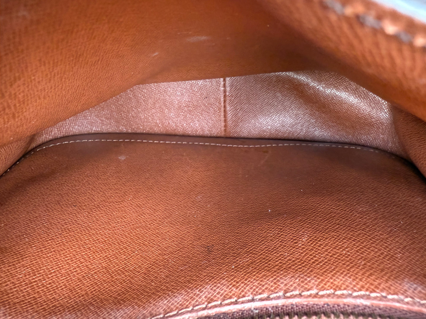 Louis Vuitton st Cloud GM crossbody bag