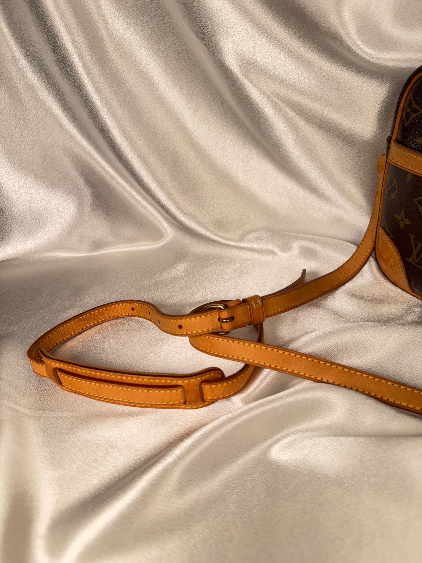 Louis Vuitton Trocadero 30 crossbody