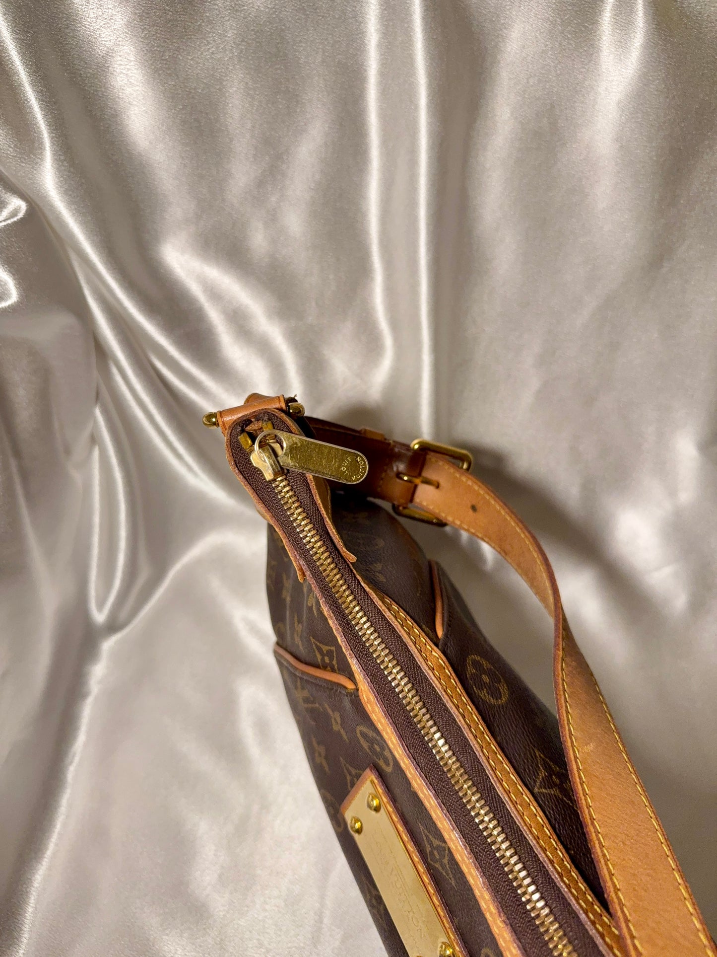 Louis Vuitton Thames GM