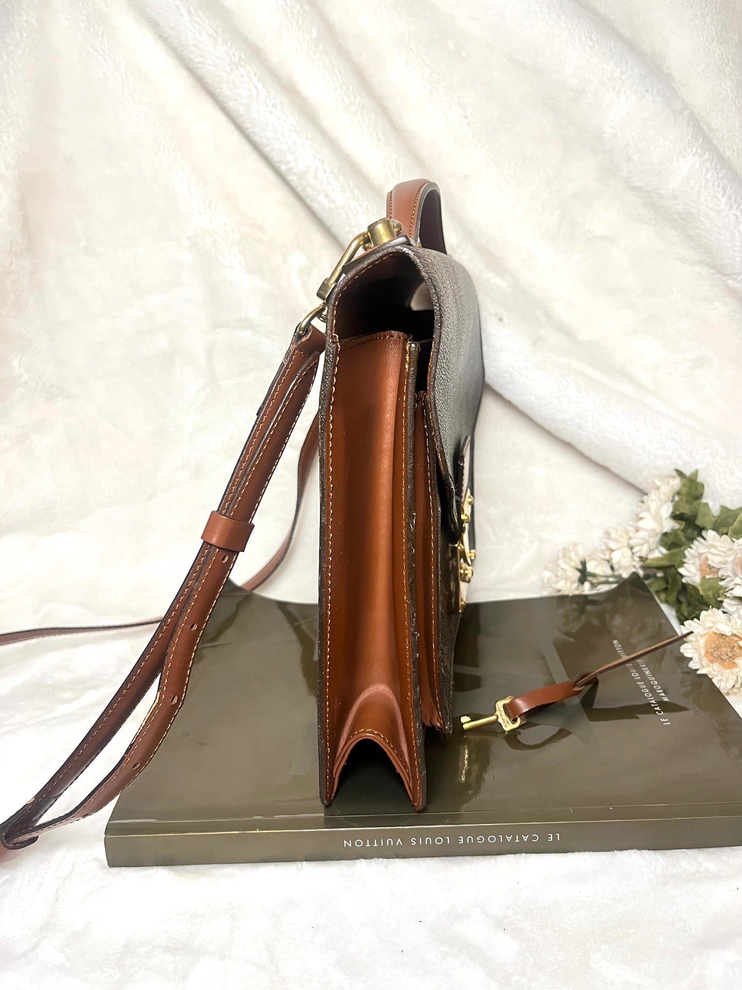 Authentic pre-owned Louis Vuitton Monceau crossbody shoulder bag