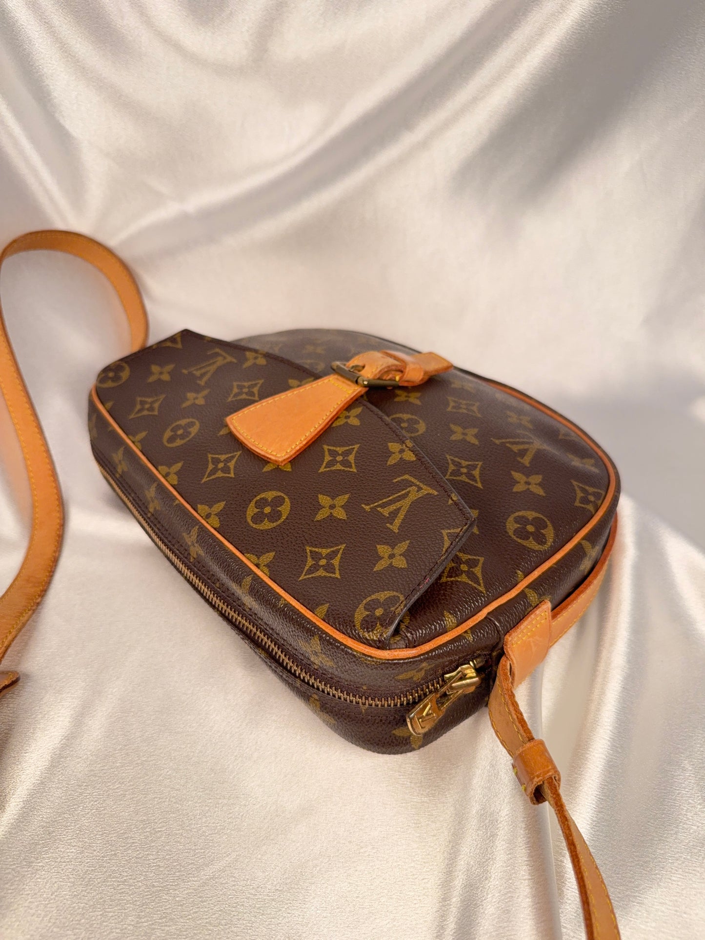 Louis Vuitton Jeune Fille GM crossbody