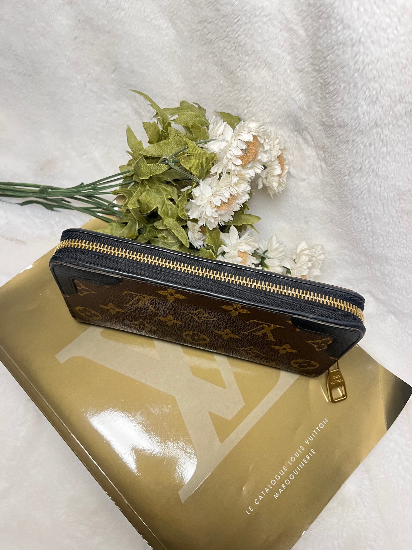 Authentic pre-owned Louis Vuitton retiro compact zippy wallet