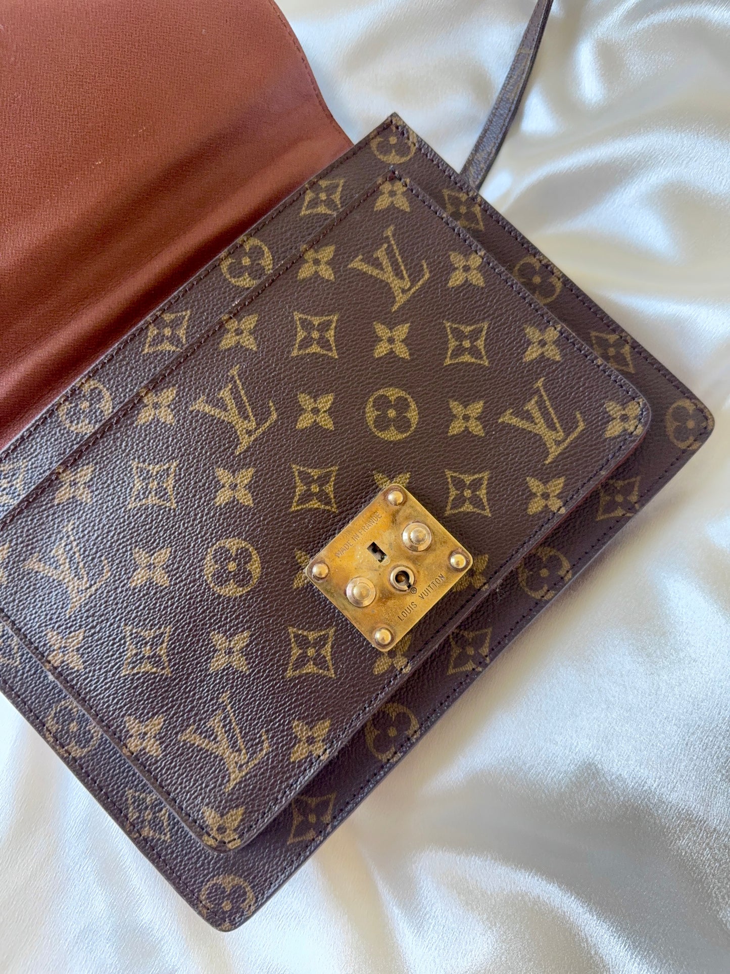 Louis Vuitton Monogram Monceau 26