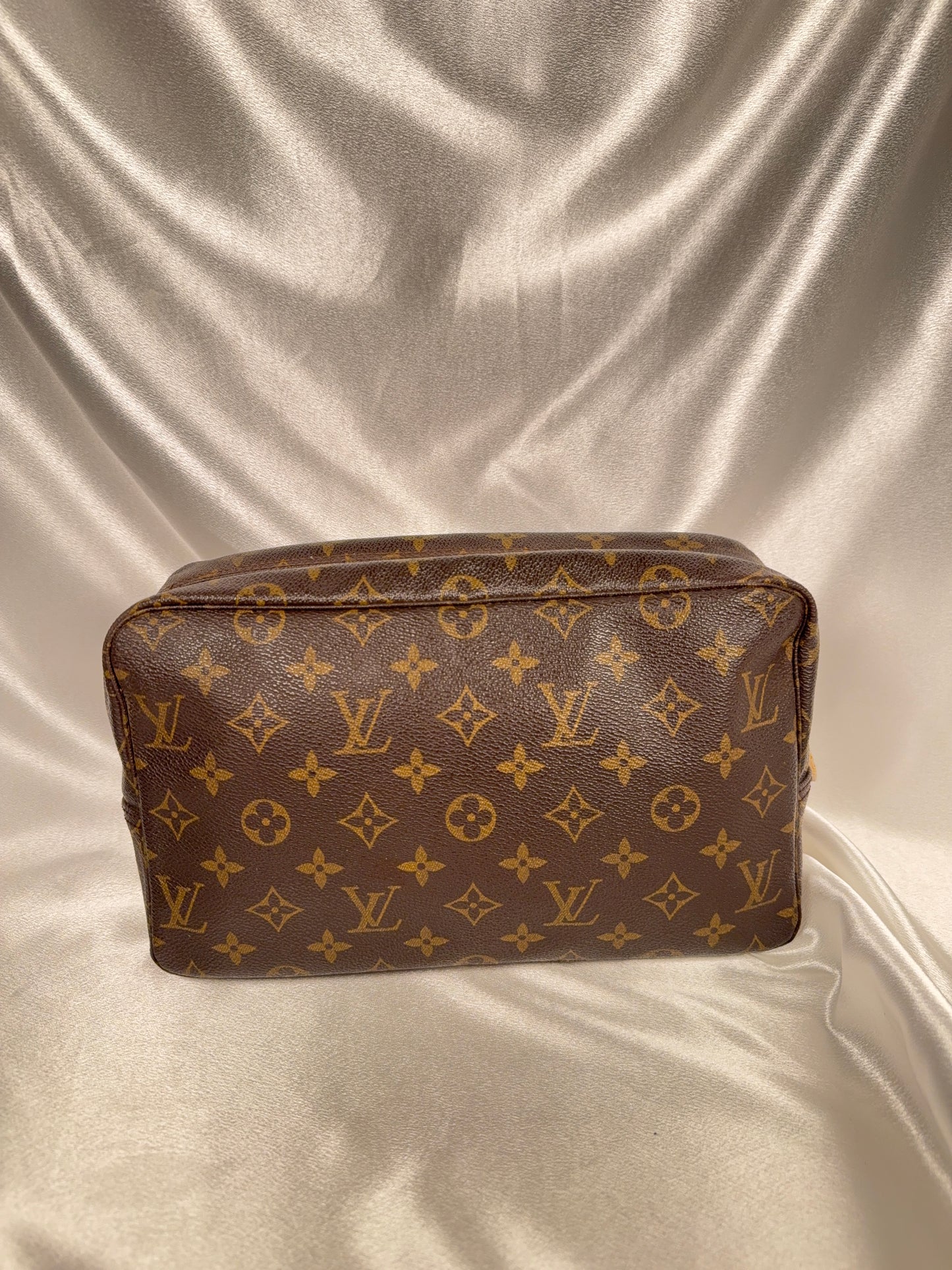 Louis Vuitton Trousse 28