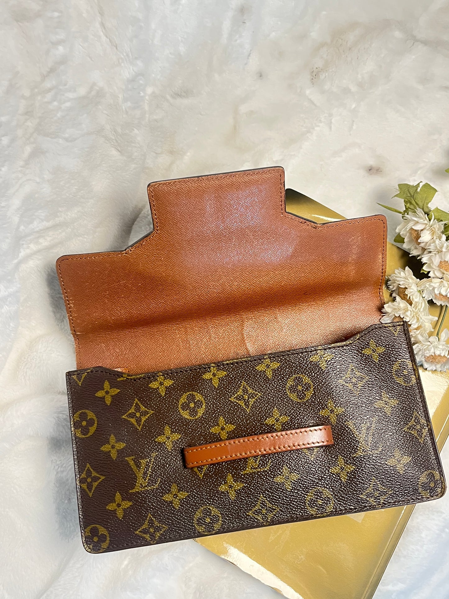 Authentic pre-owned Louis Vuitton chaillot clutch