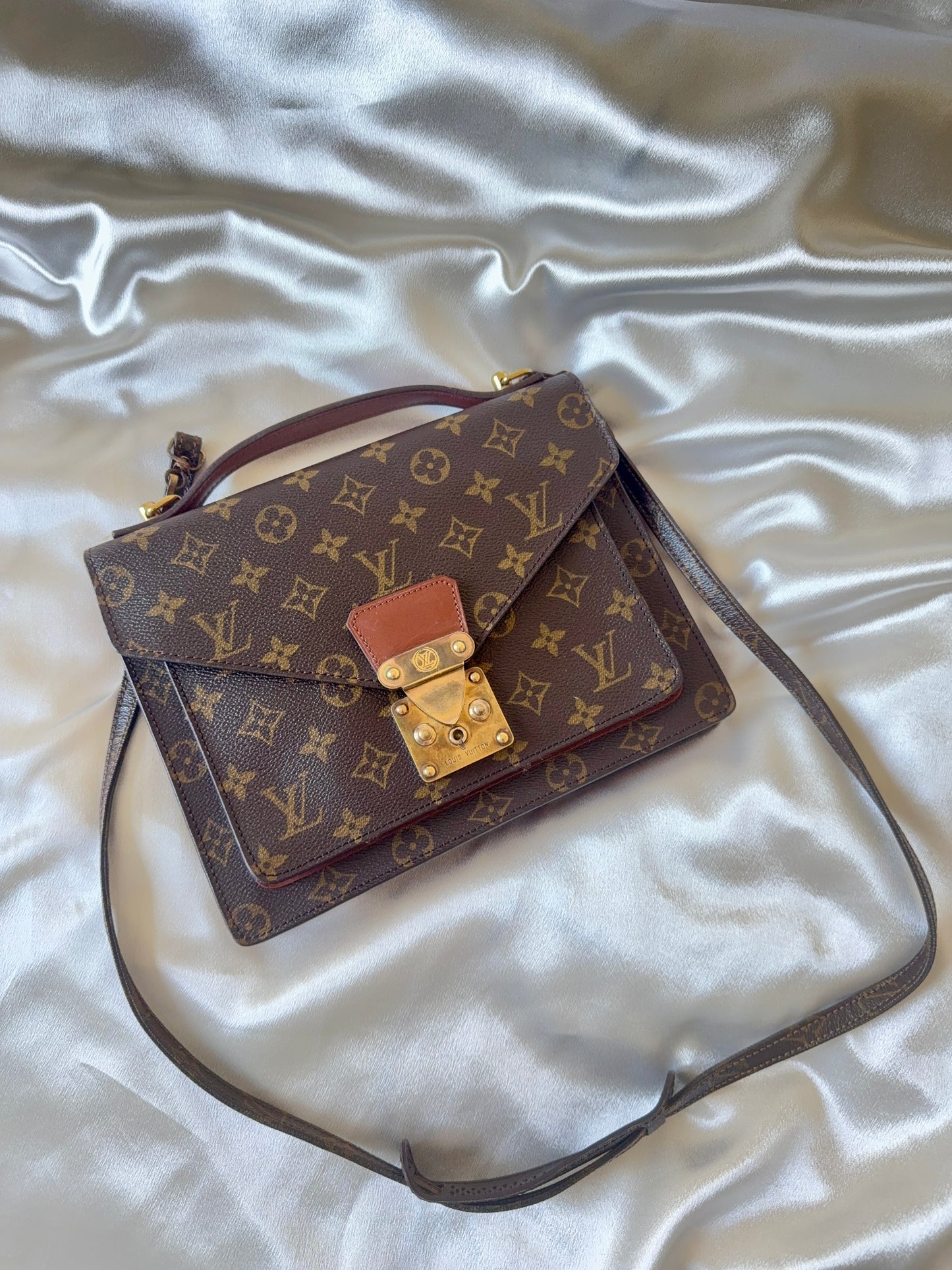 Louis Vuitton Monogram Monceau 26