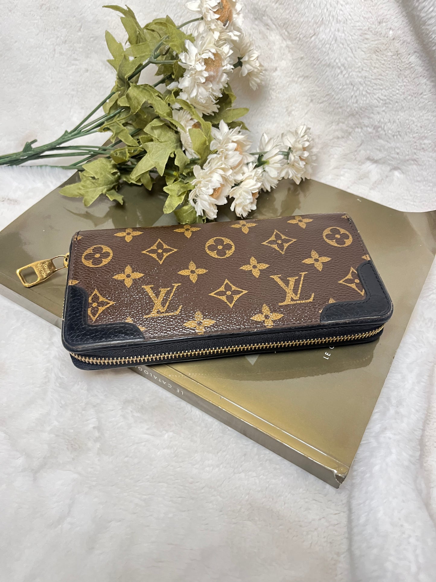 Authentic pre-owned Louis Vuitton retiro compact zippy wallet