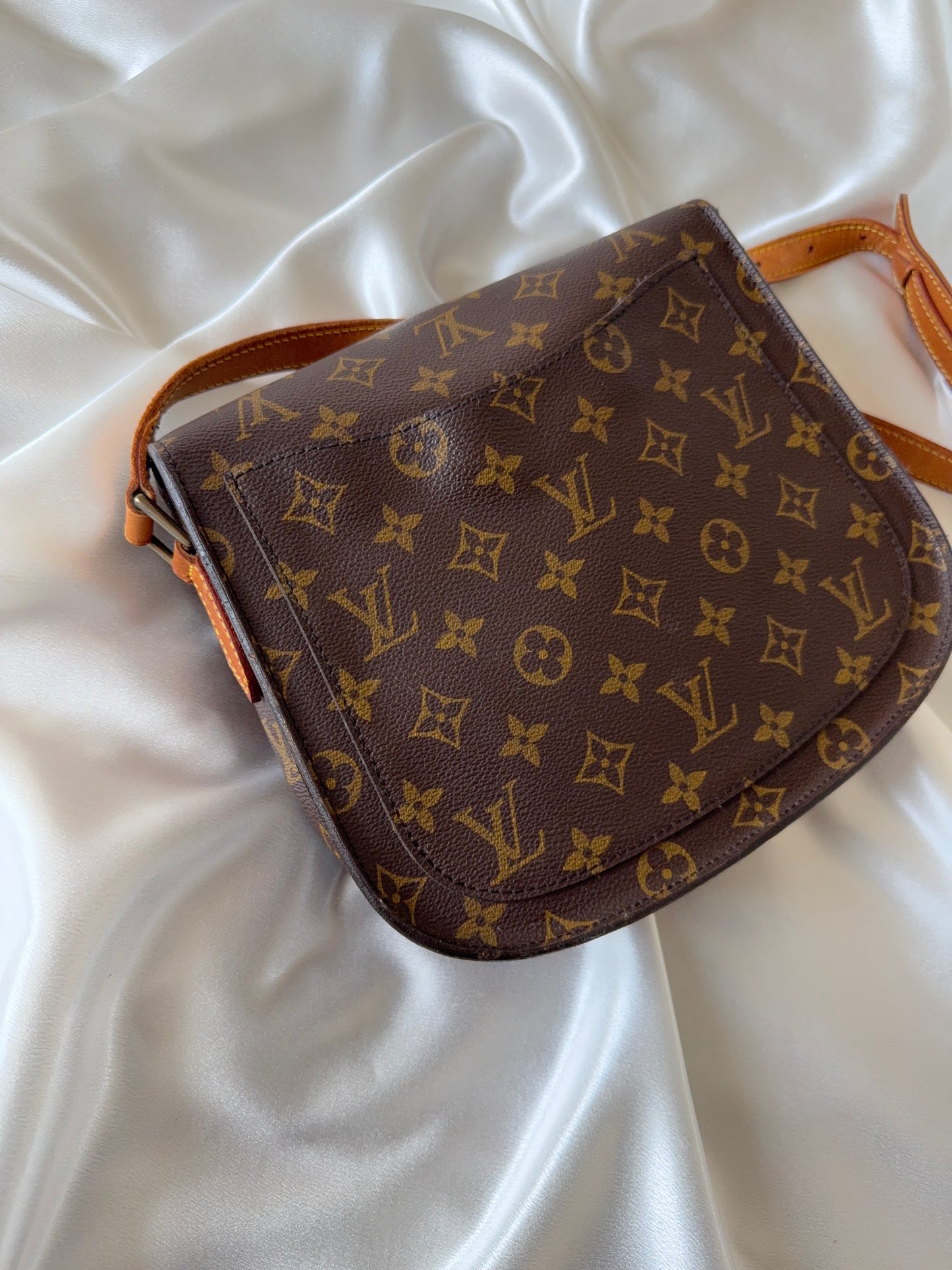 Louis Vuitton st Cloud GM crossbody bag