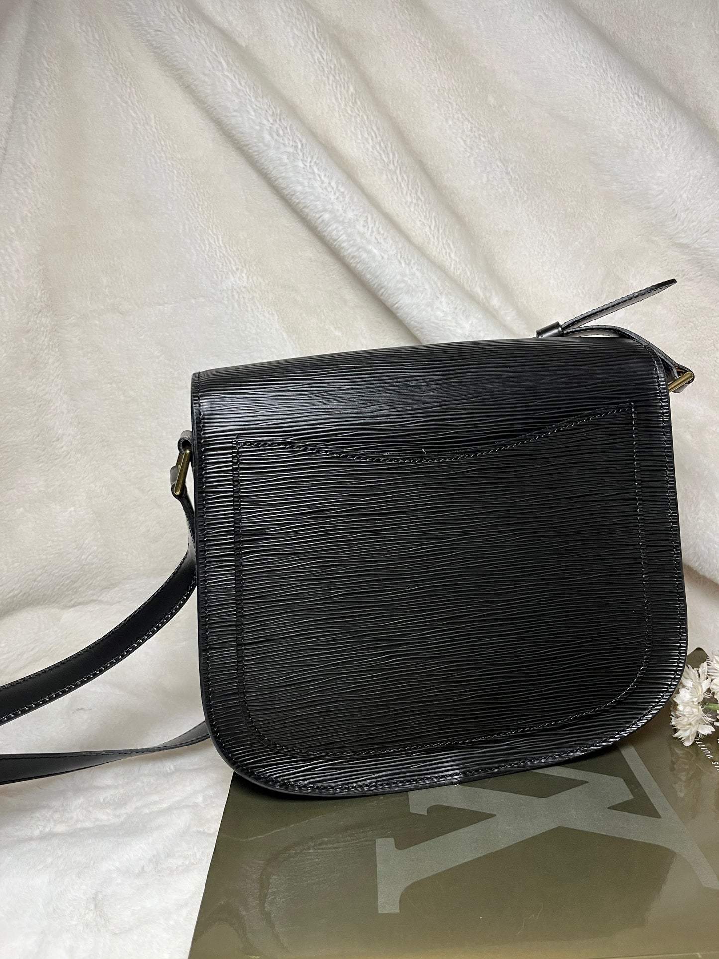 Authentic pre-owned Louis Vuitton Saint Cloud GM epi noir