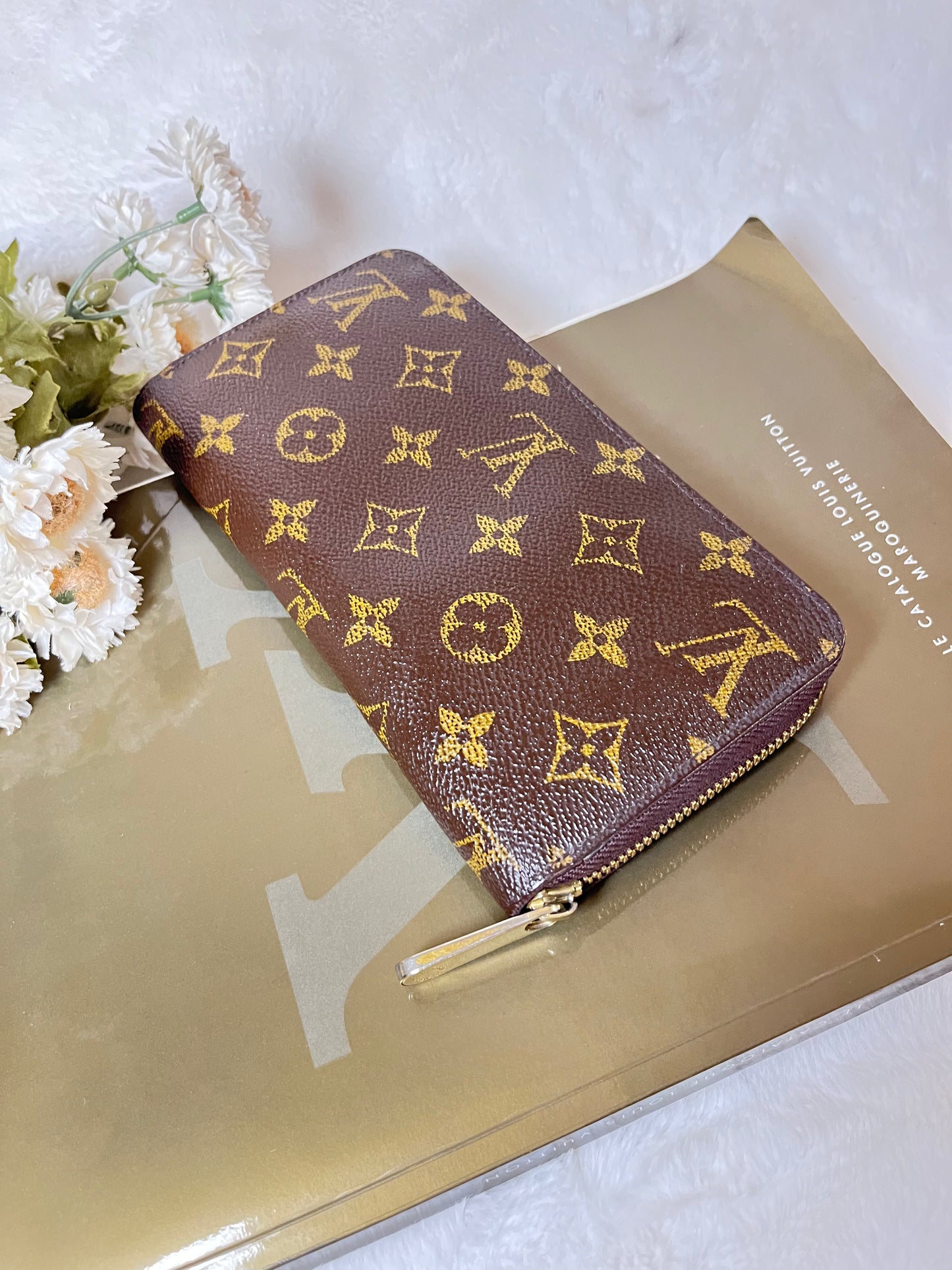 Authentic pre-owned Louis Vuitton zippy compact wallet