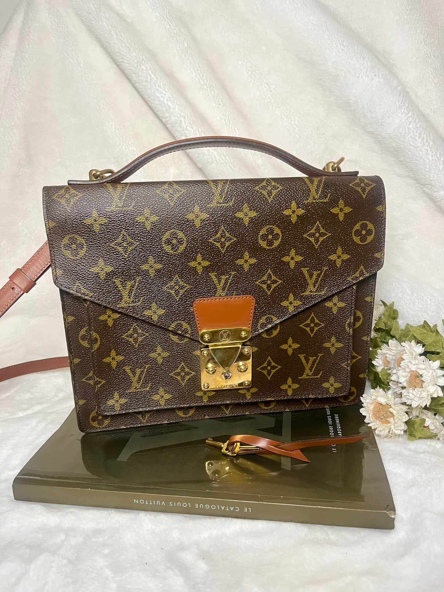 Authentic pre-owned Louis Vuitton Monceau crossbody shoulder bag