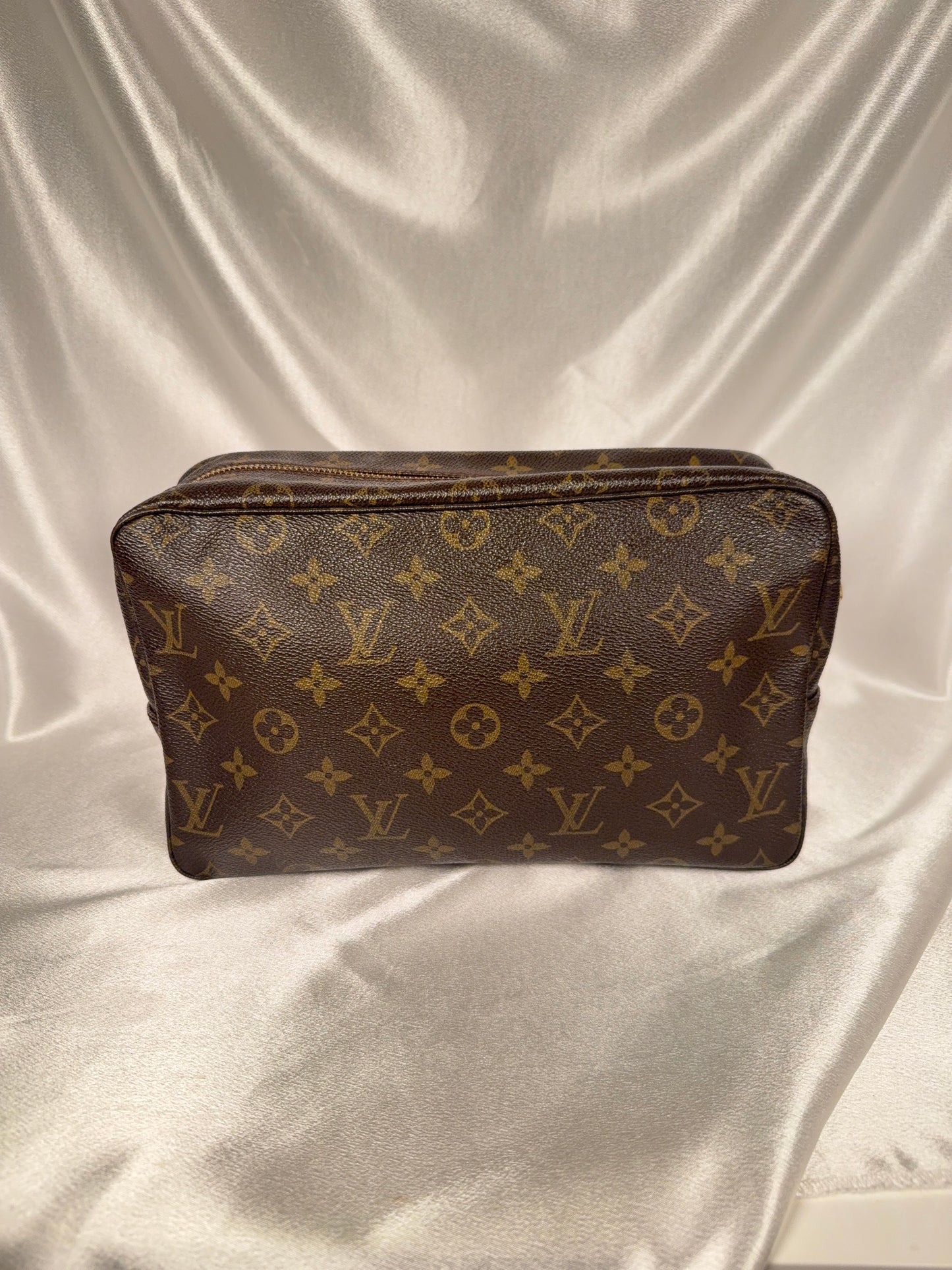 Louis Vuitton Trousse 28 cosmetic pouch