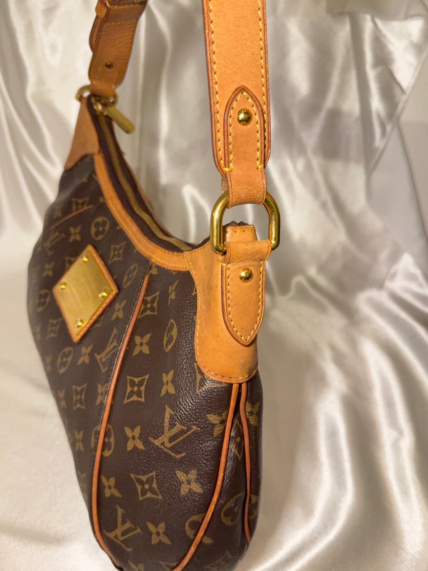 Louis Vuitton Thames GM