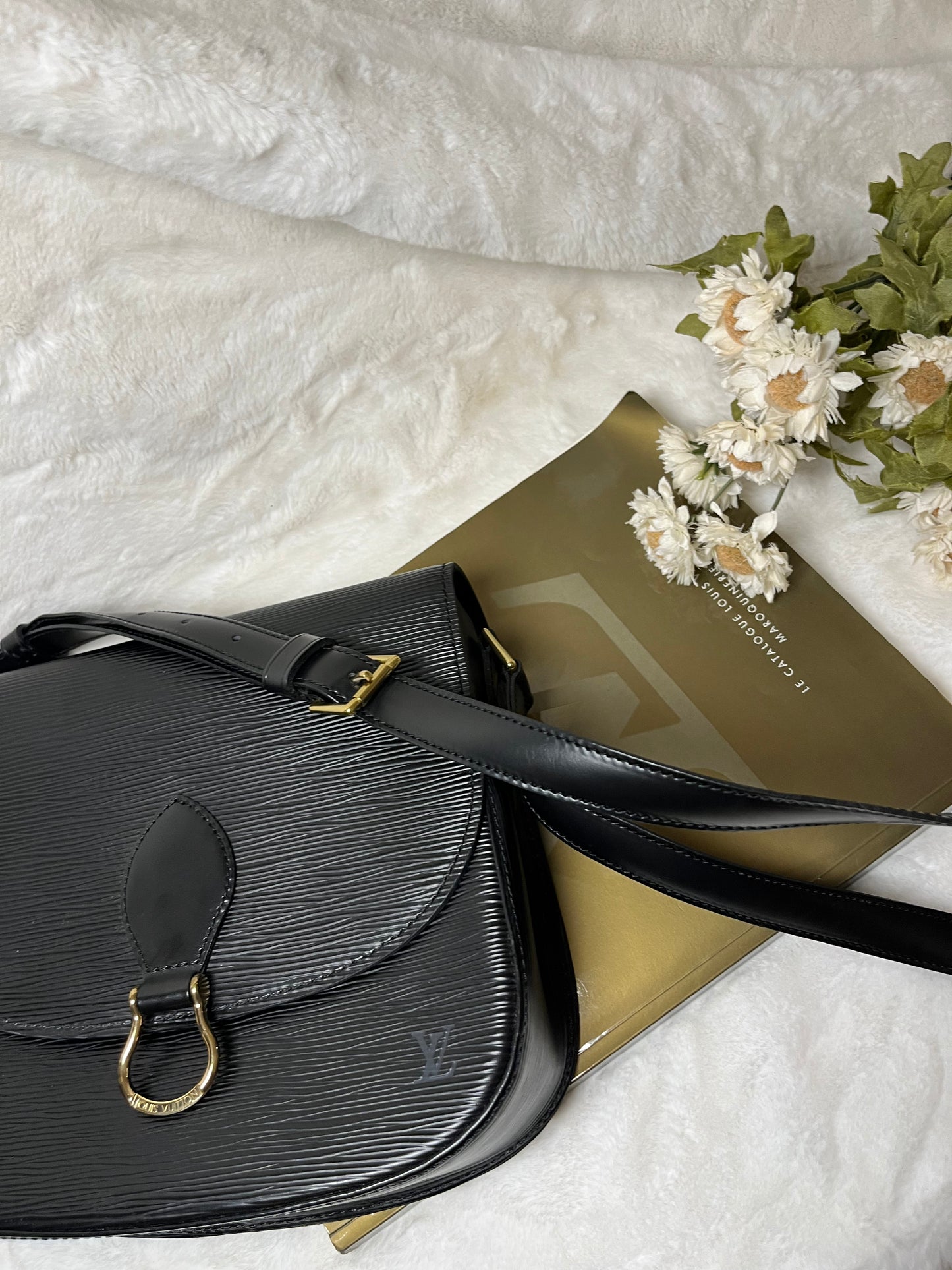 Authentic pre-owned Louis Vuitton Saint Cloud GM epi noir