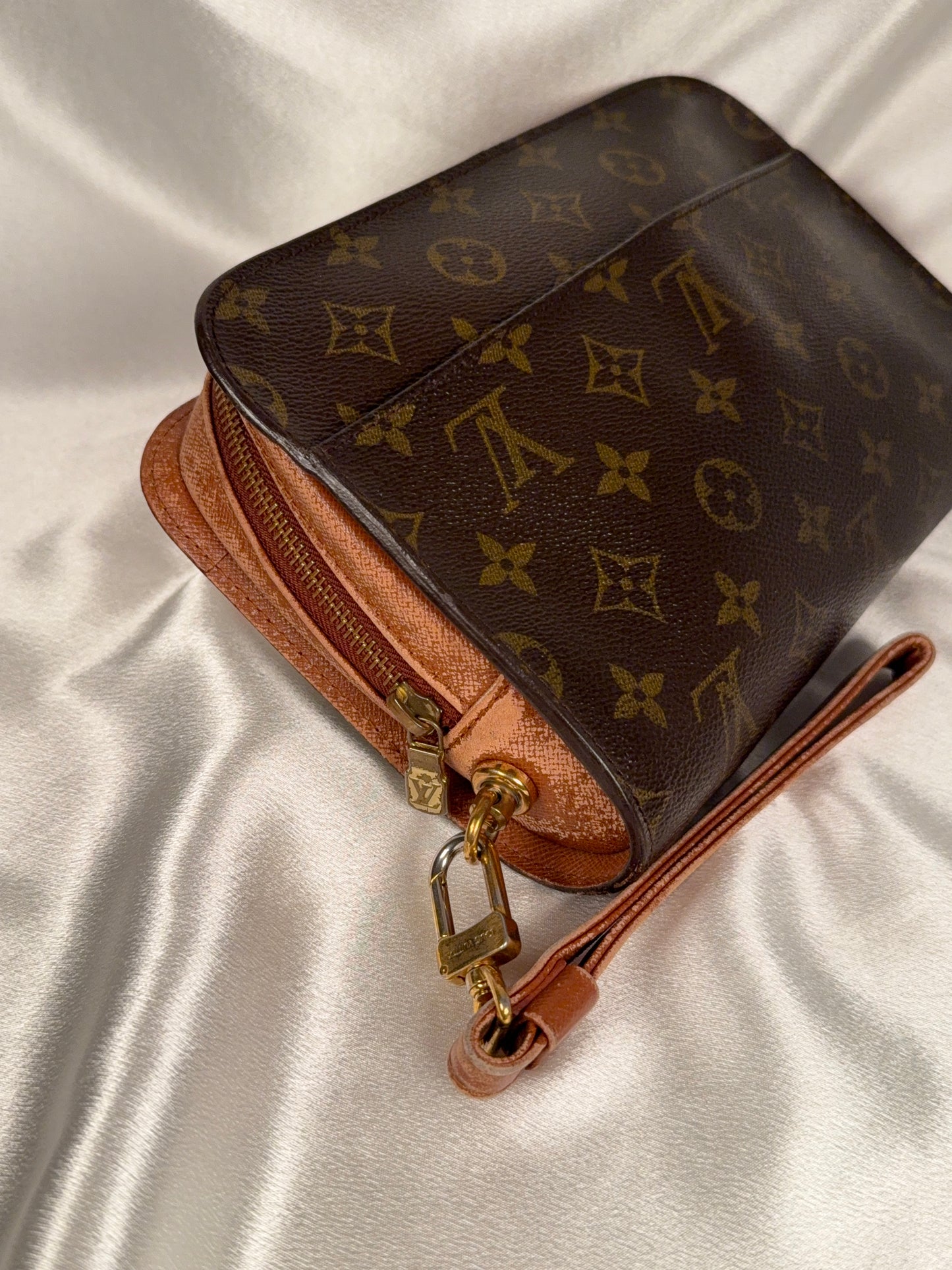 Louis Vuitton Orsay monogram clutch