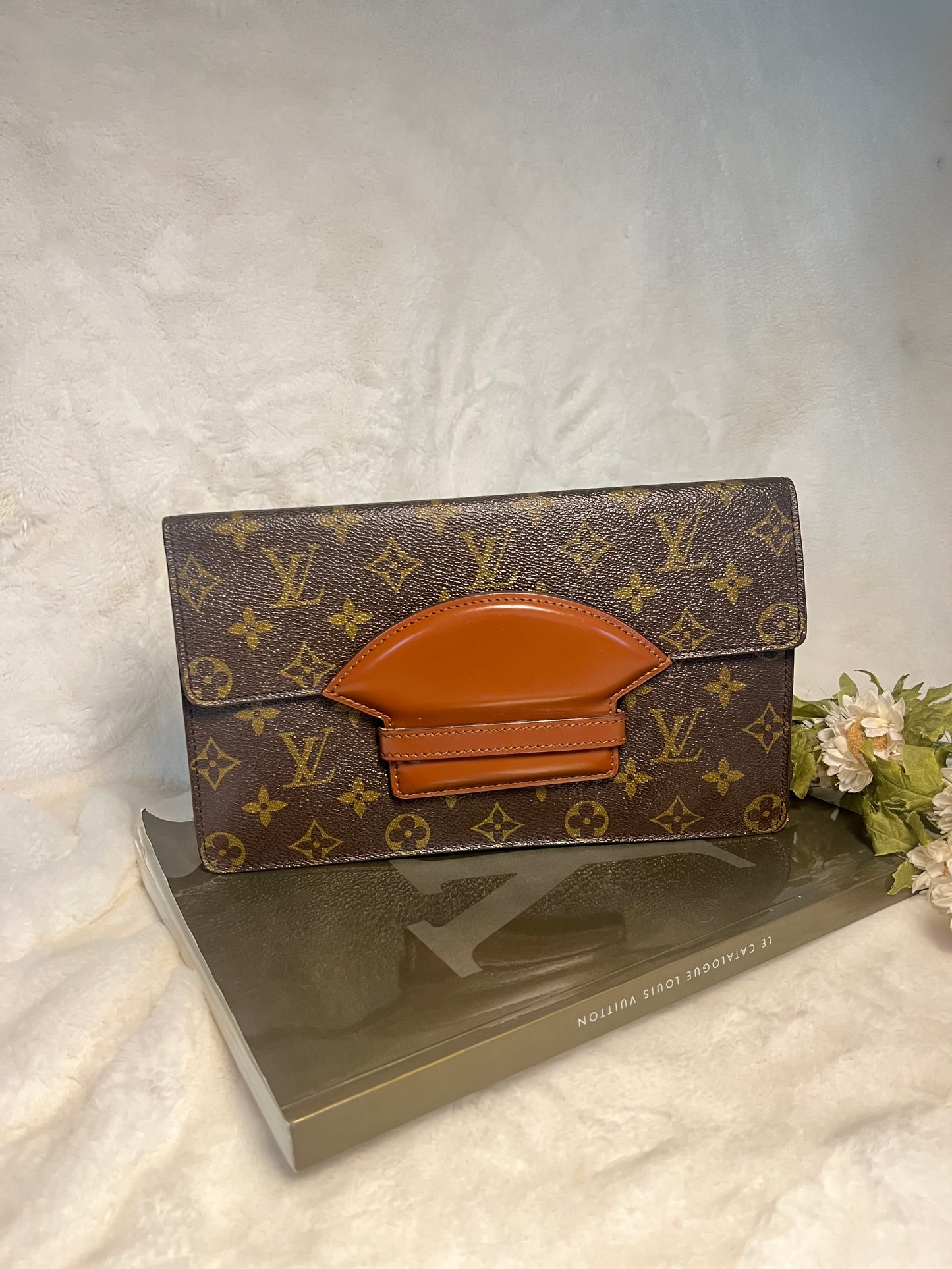 Authentic pre-owned Louis Vuitton chaillot clutch