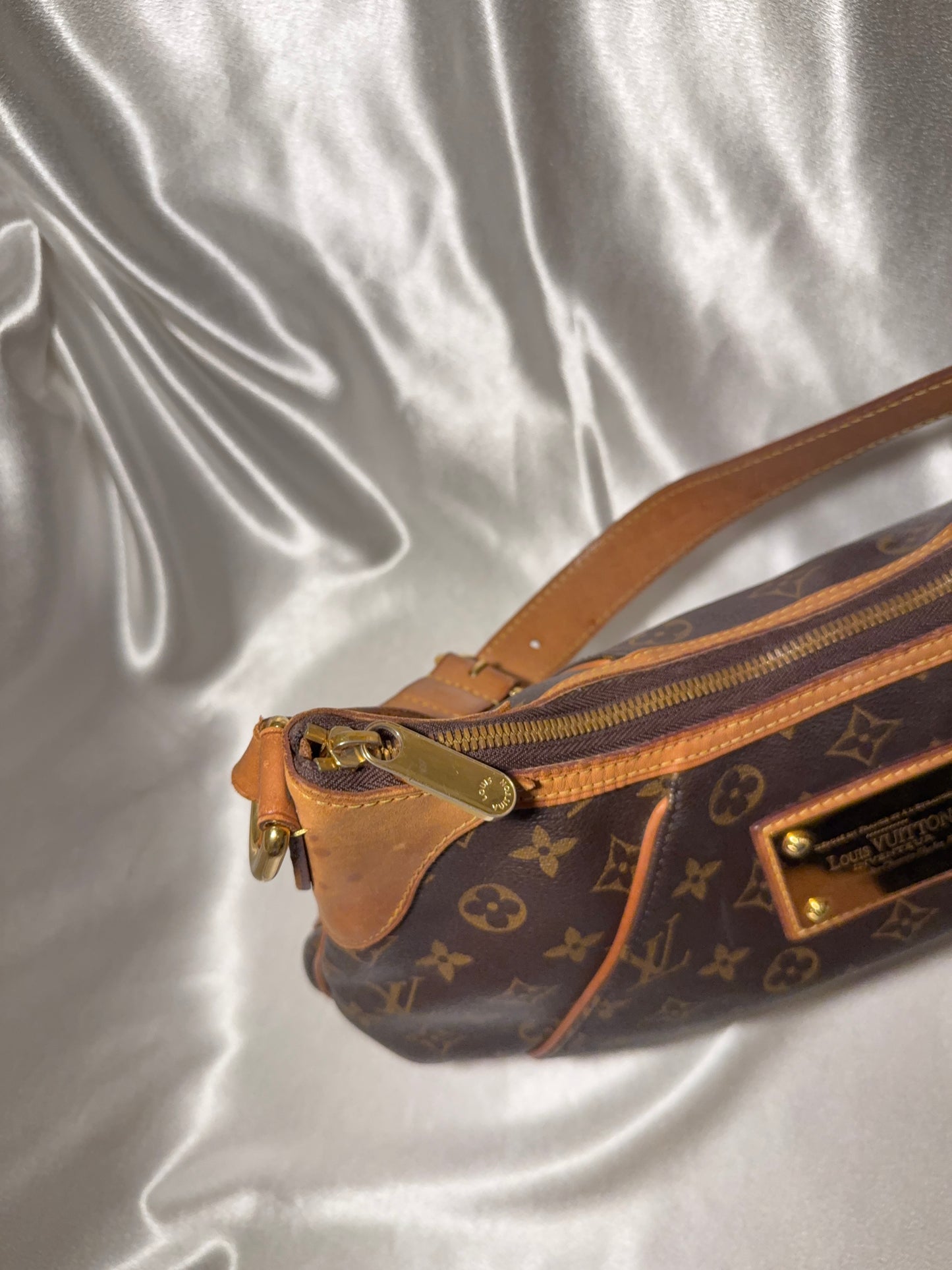 Louis Vuitton Thames GM