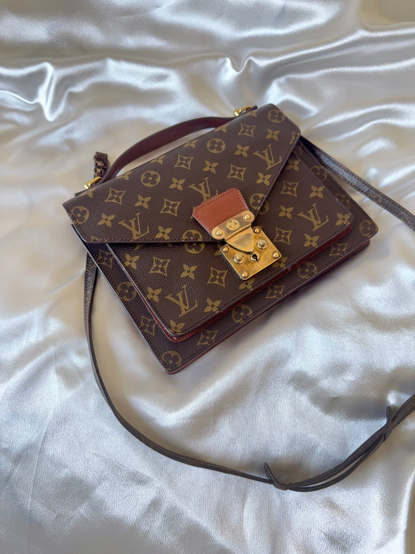 Louis Vuitton Monogram Monceau 26