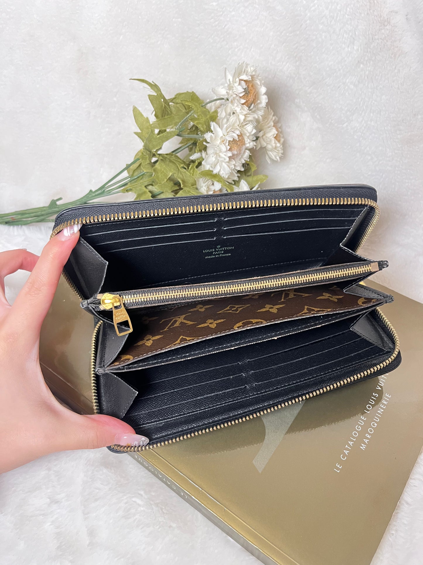 Authentic pre-owned Louis Vuitton retiro compact zippy wallet