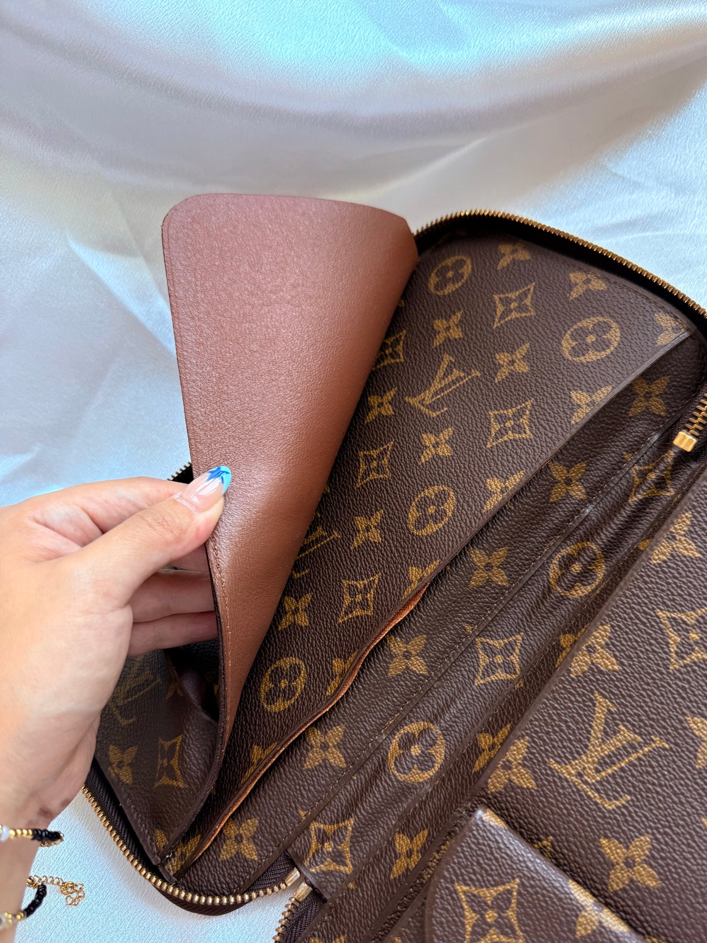 Louis Vuitton de Voyage travel organizer