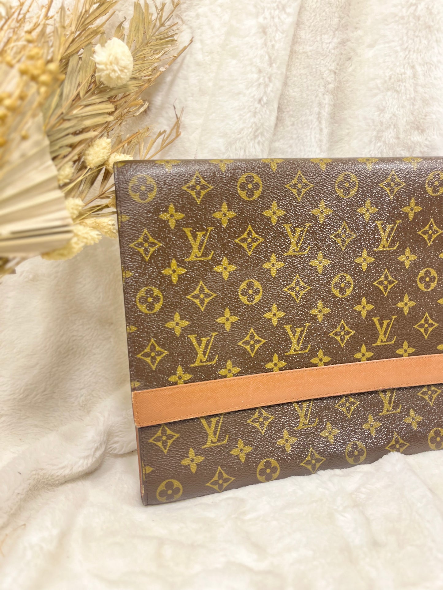 Authentic pre-owned Louis Vuitton porte envelope clutch laptop holder