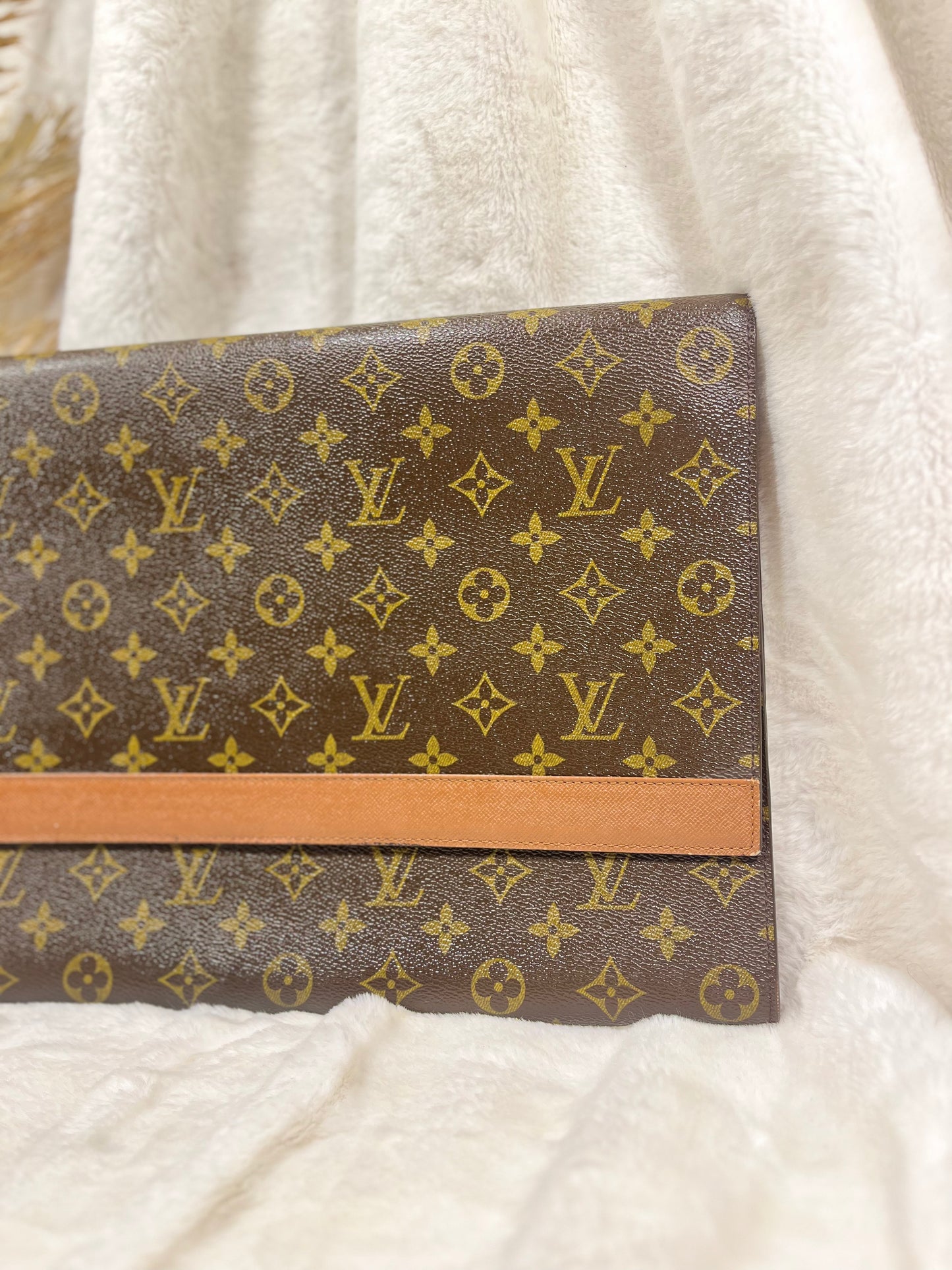 Authentic pre-owned Louis Vuitton porte envelope clutch laptop holder