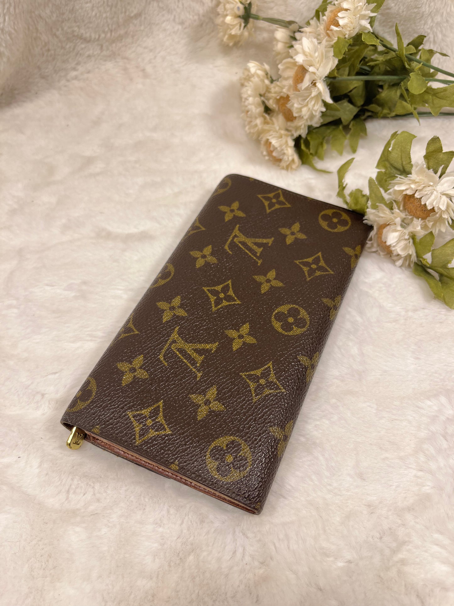 Authentic pre-owned Louis Vuitton Sarah wallet