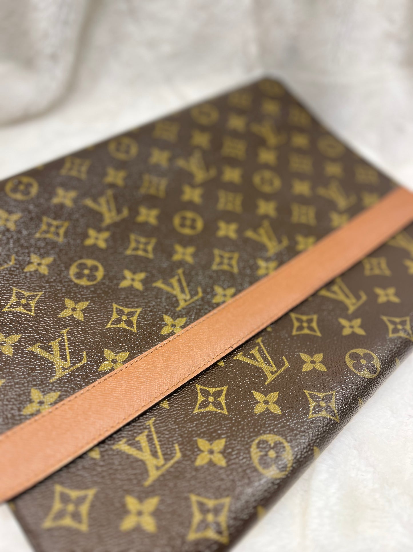 Authentic pre-owned Louis Vuitton porte envelope clutch laptop holder