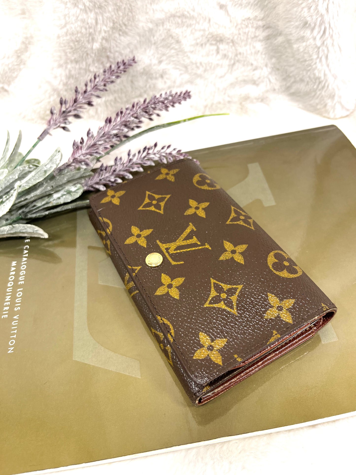 Authentic pre-owned Louis Vuitton compact Tresor zippy wallet