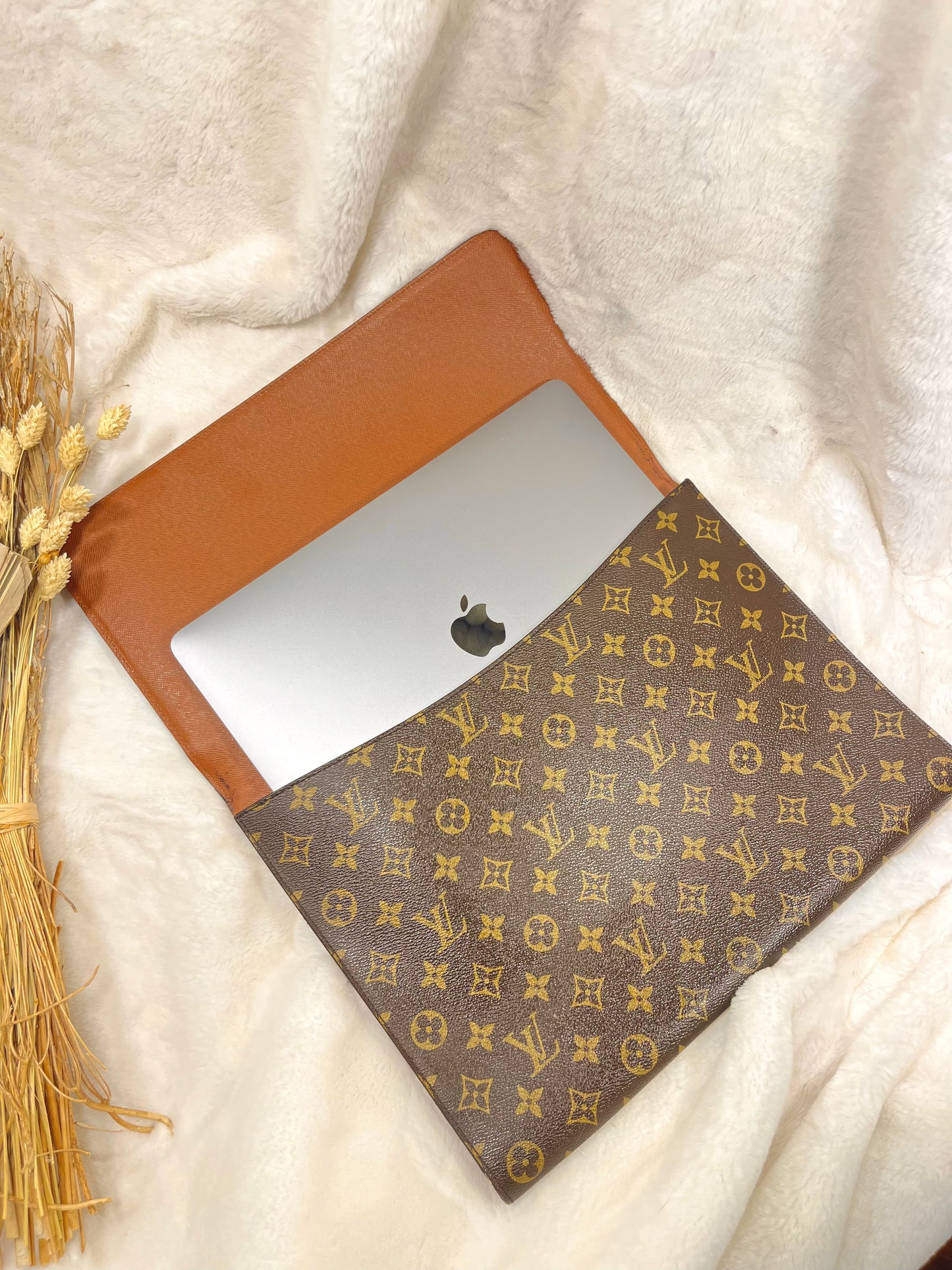 Authentic pre-owned Louis Vuitton porte envelope clutch laptop holder