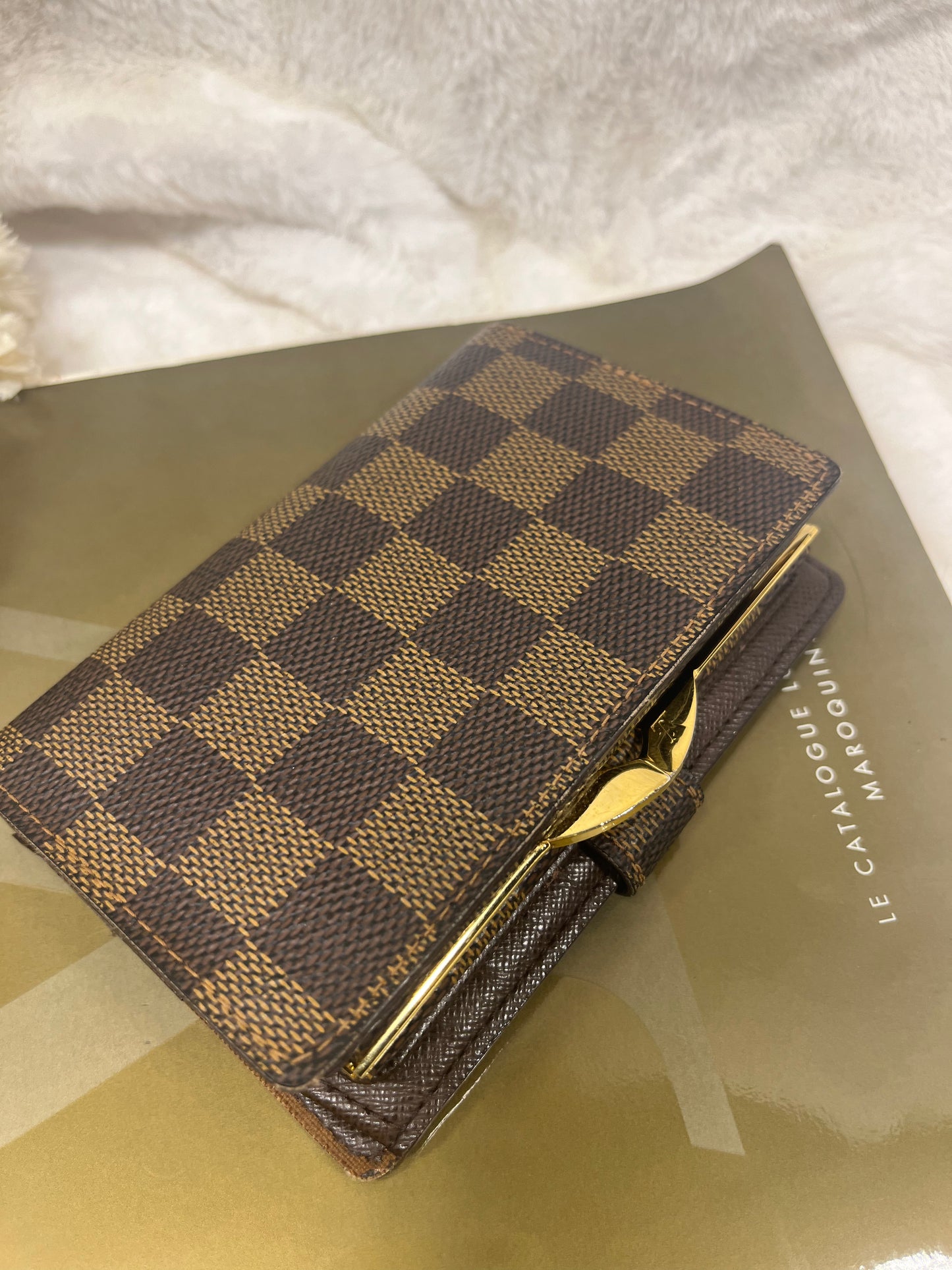 Authentic pre-owned Louis Vuitton kisslock wallet damier ebene