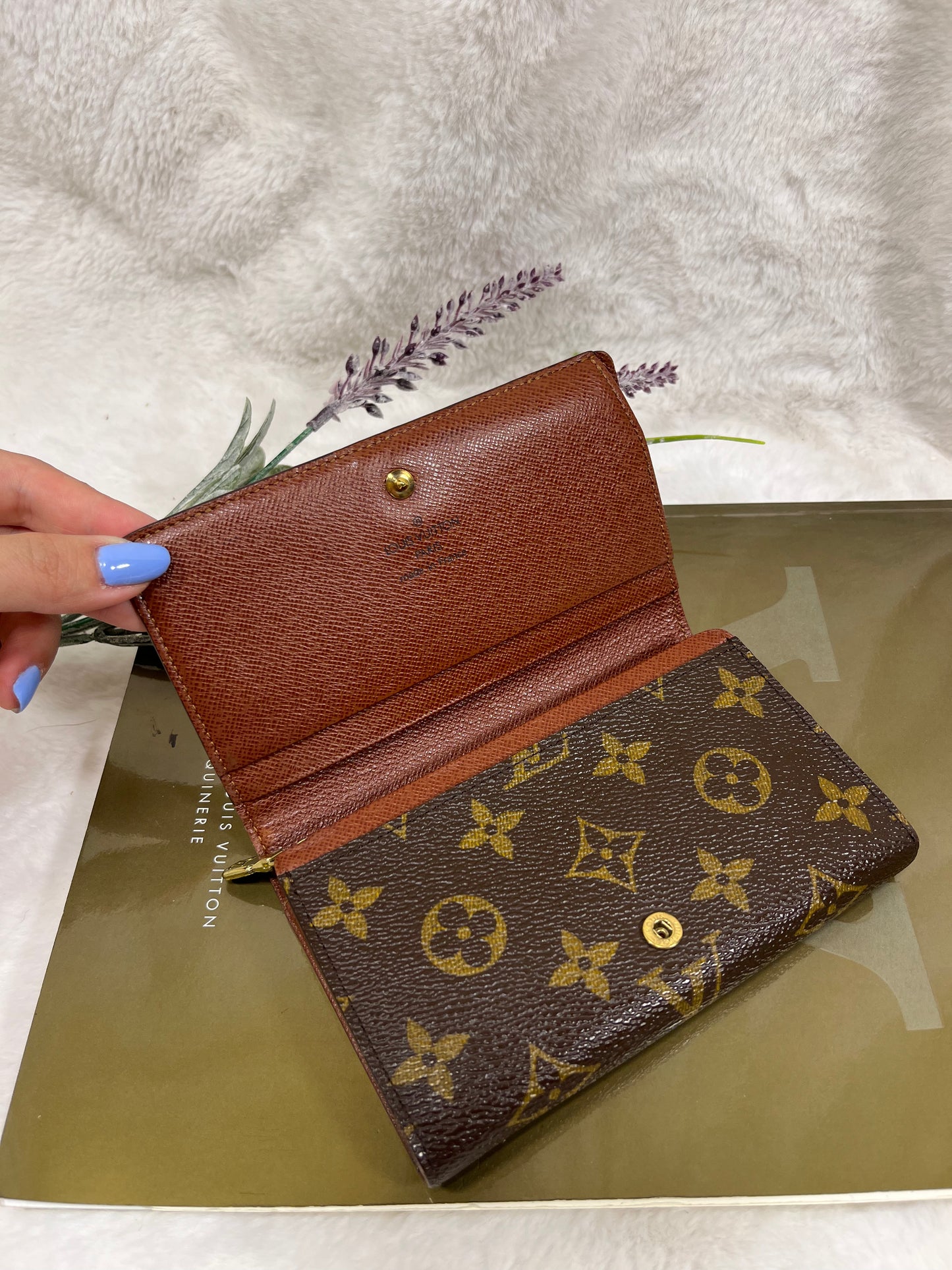 Authentic pre-owned Louis Vuitton compact Tresor zippy wallet