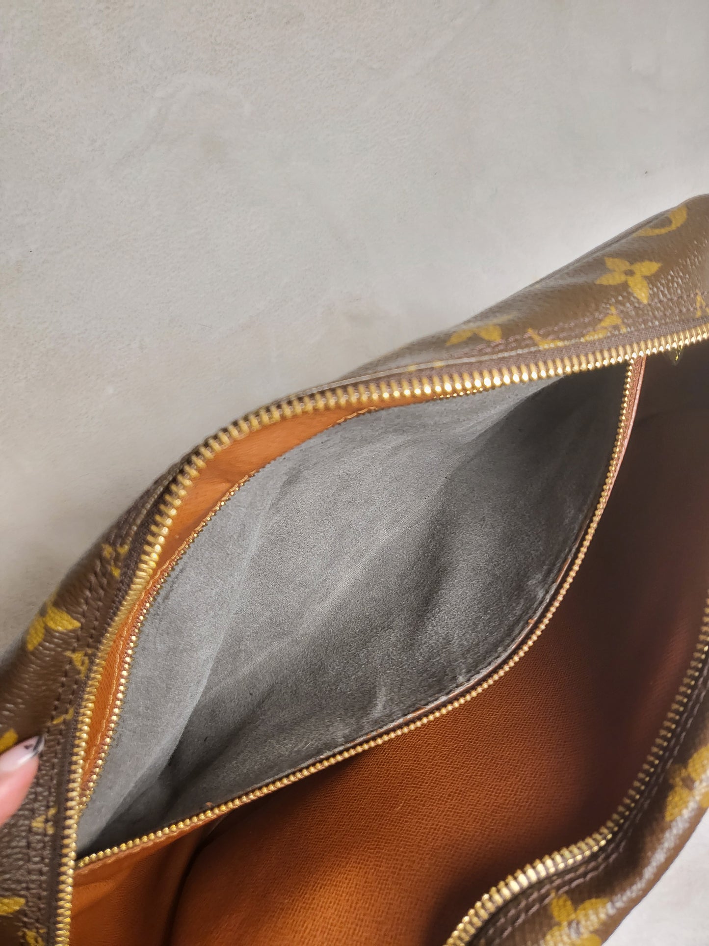 Authentic pre-owned Louis Vuitton Trocadero 30 crossbody shoulder bag