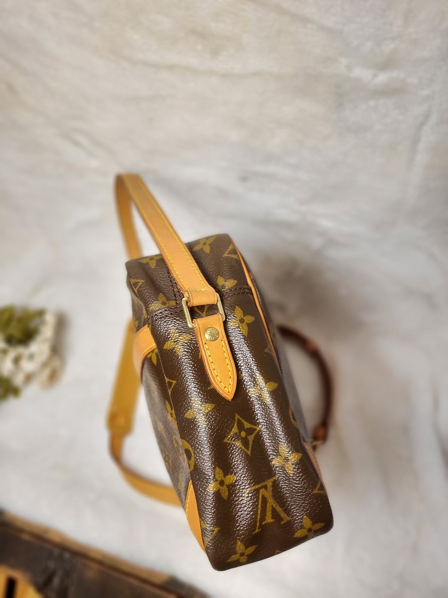 Authentic pre-owned Louis Vuitton Trocadero 30 crossbody shoulder bag