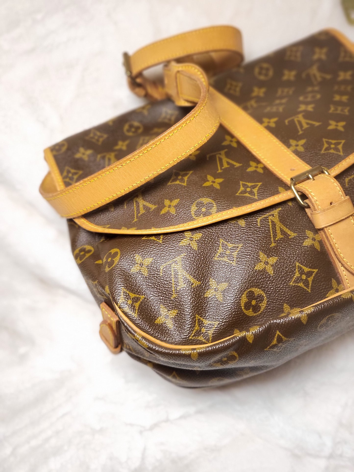 Authentic pre-owned Louis Vuitton Saumur 35 crossbody shoulder bag
