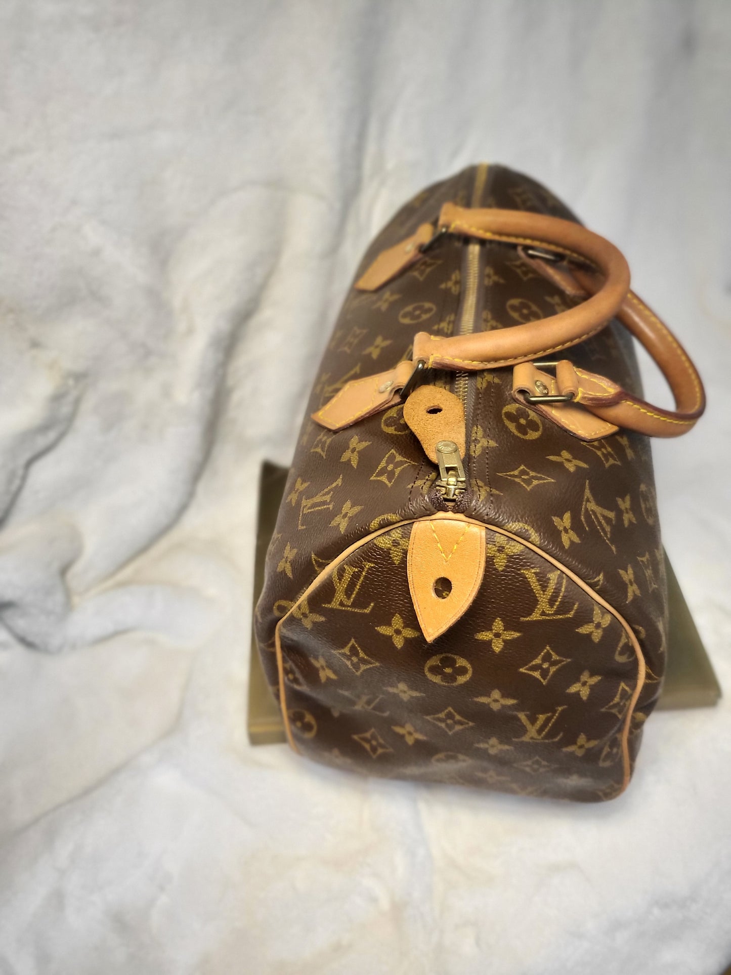 Authentic pre-owned Louis Vuitton speedy 30