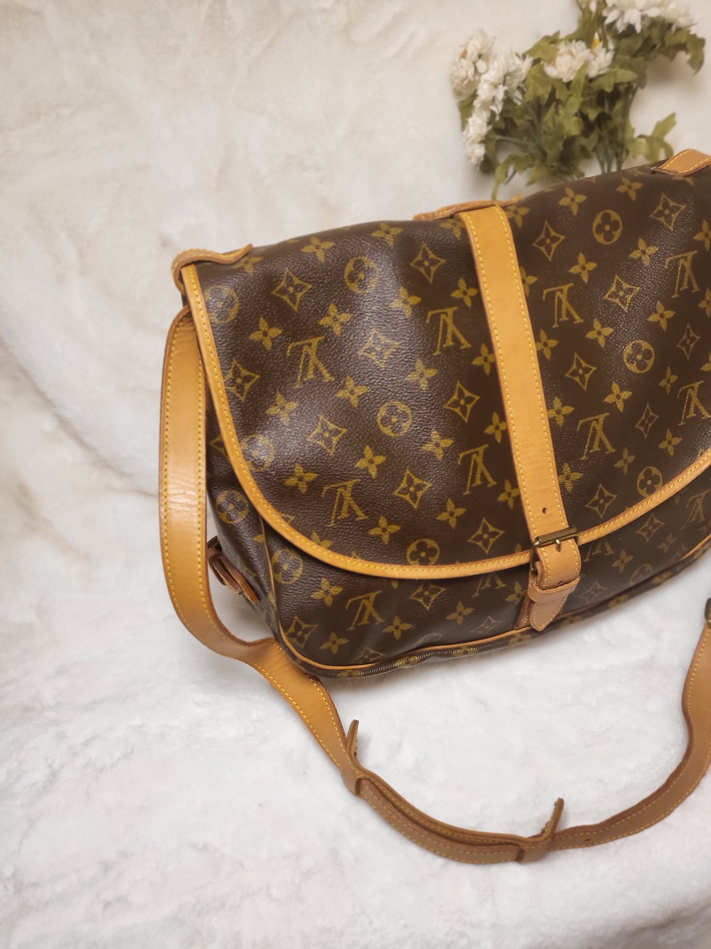 Authentic pre-owned Louis Vuitton Saumur 35 crossbody shoulder bag