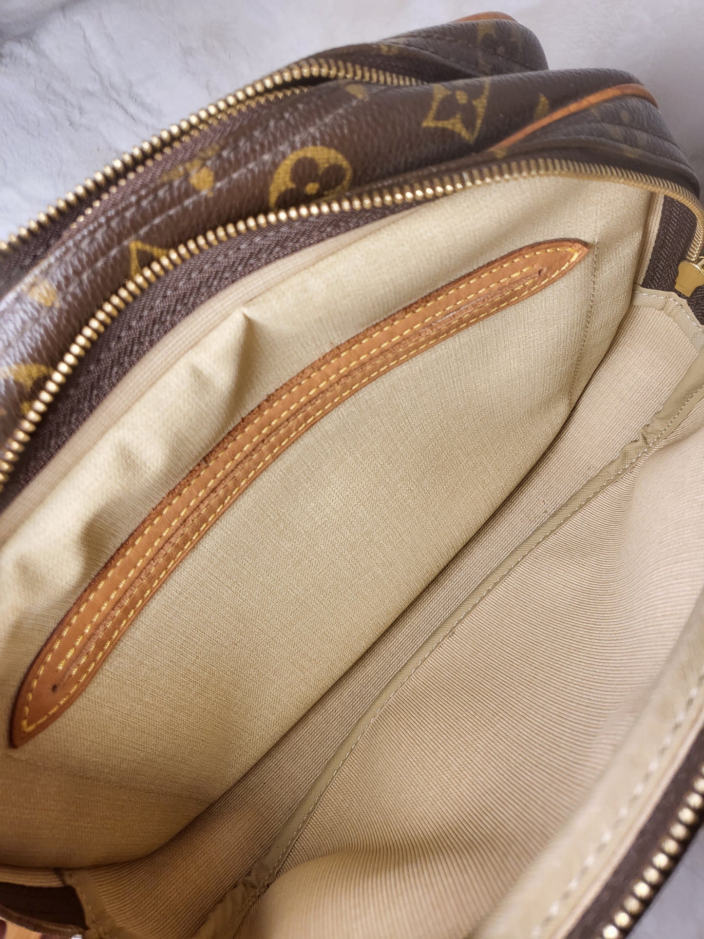 Authentic pre-owned Louis Vuitton Reporter pm crossbody shoulder bag